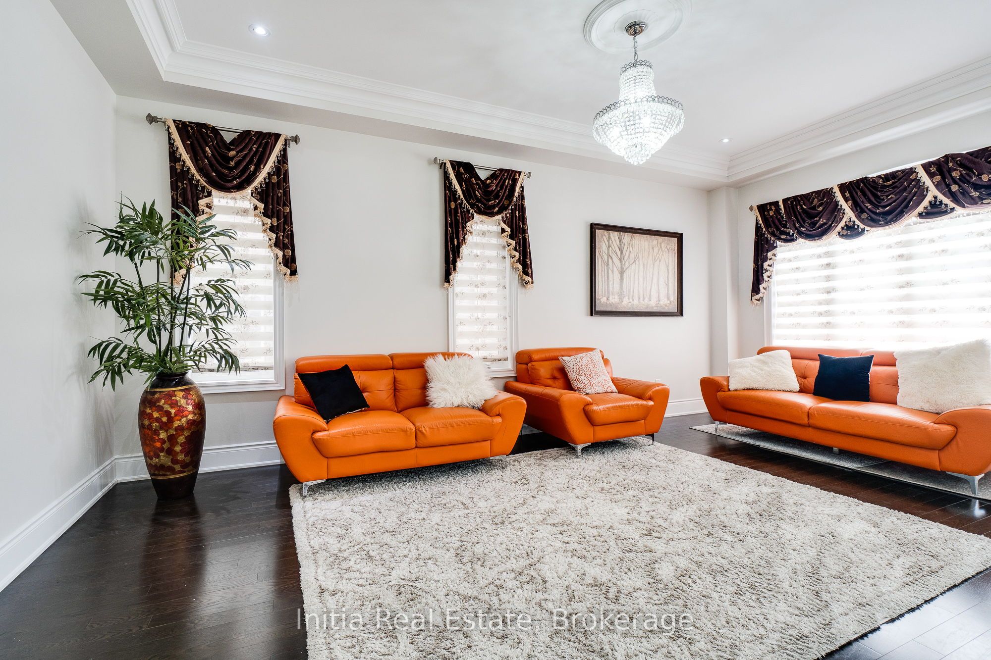 12 Erintown Crescent S Property Photo 5