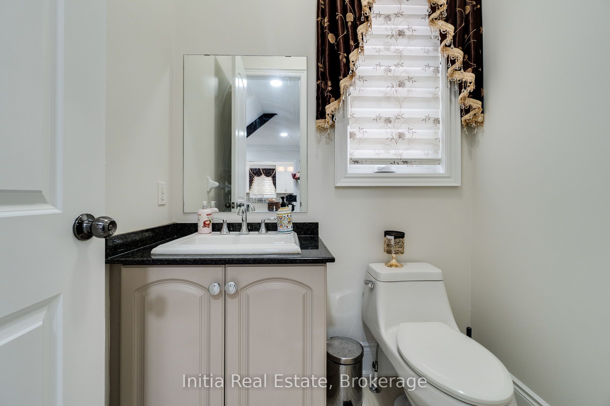 12 Erintown Crescent S Property Photo 14