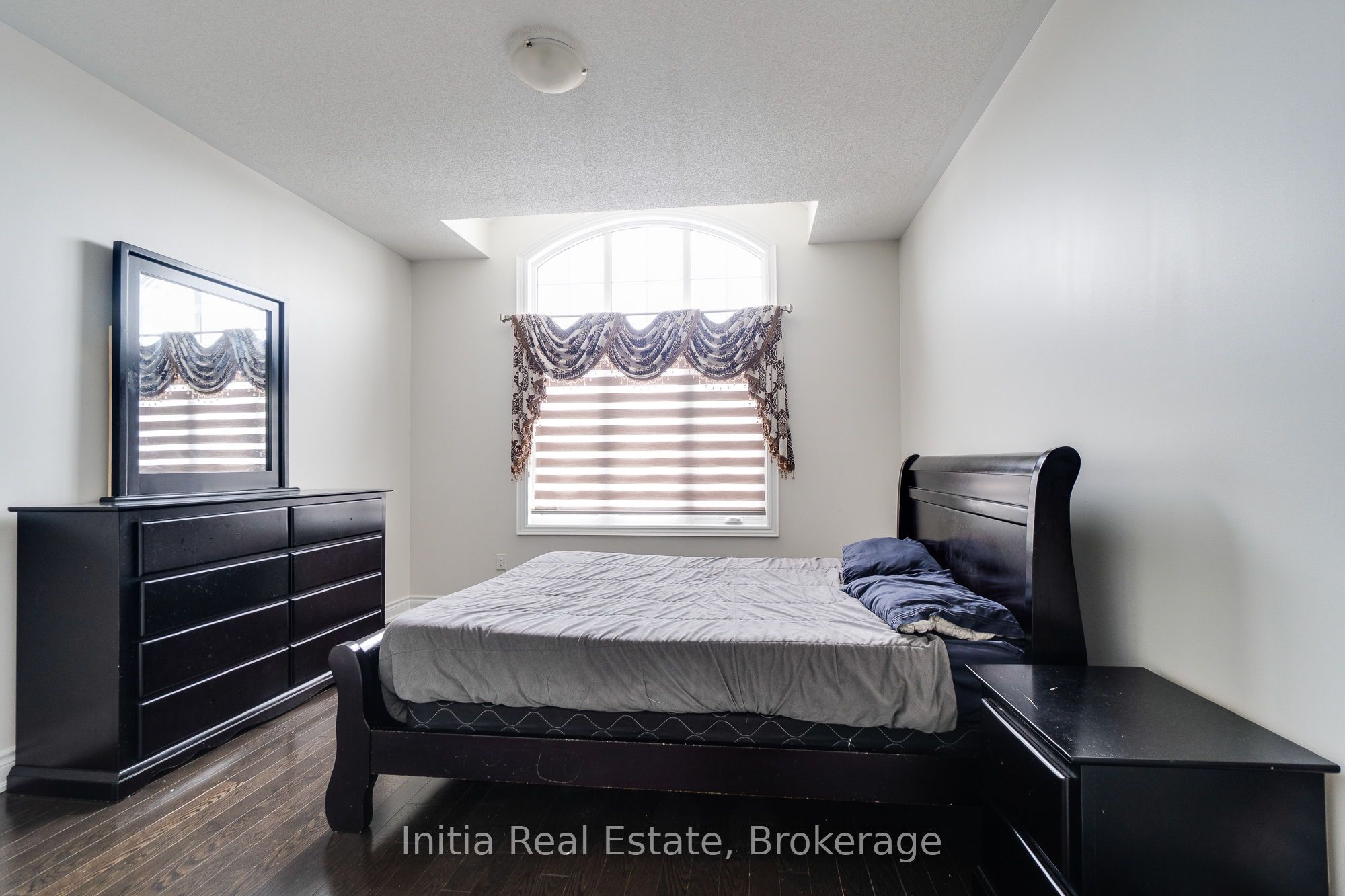 12 Erintown Crescent S Property Photo 27