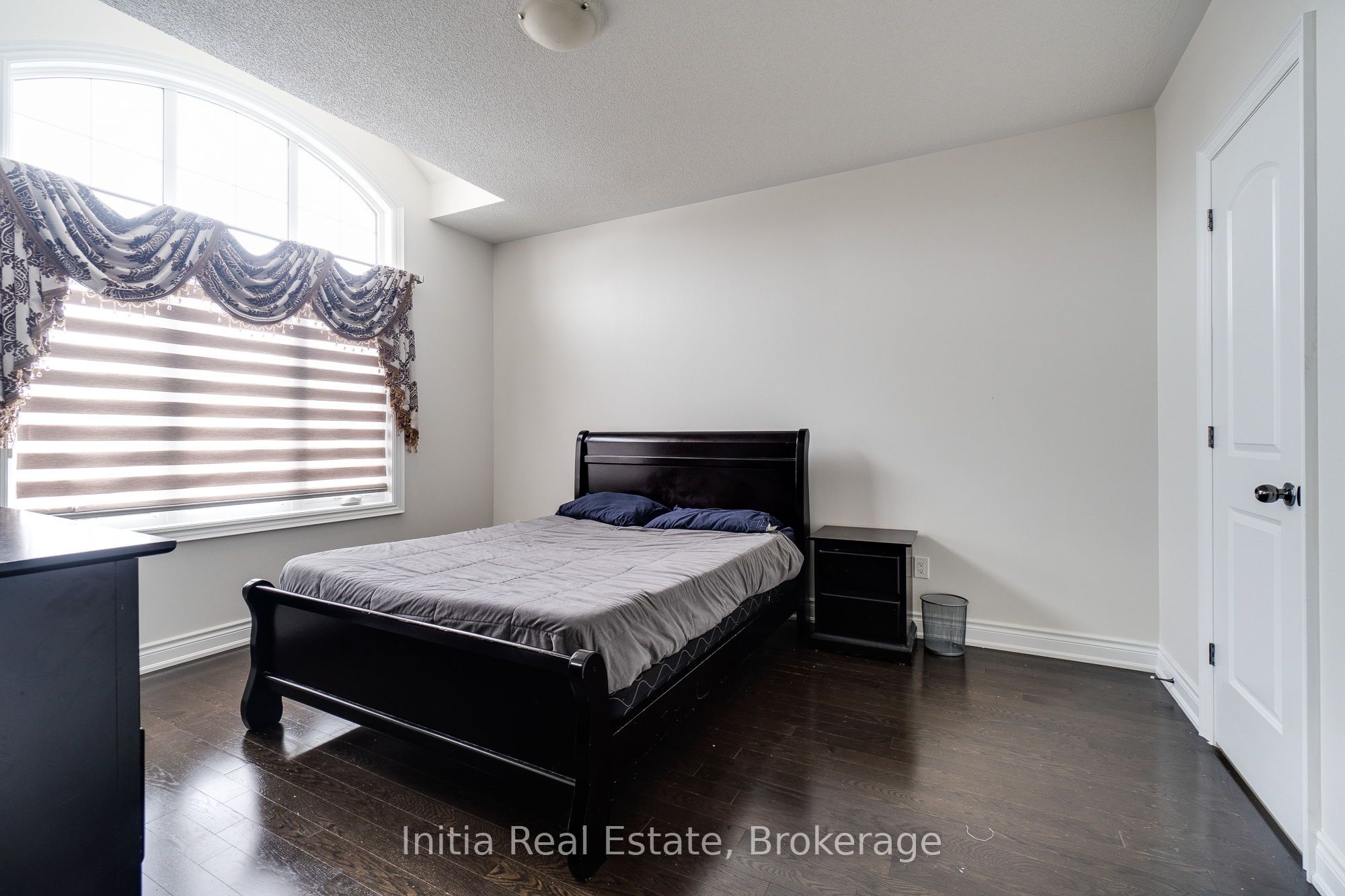 12 Erintown Crescent S Property Photo 28