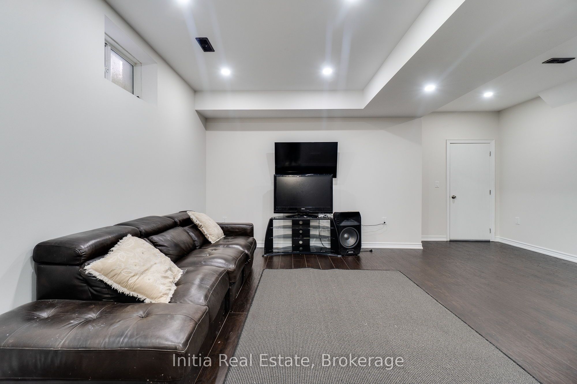 12 Erintown Crescent S Property Photo 33
