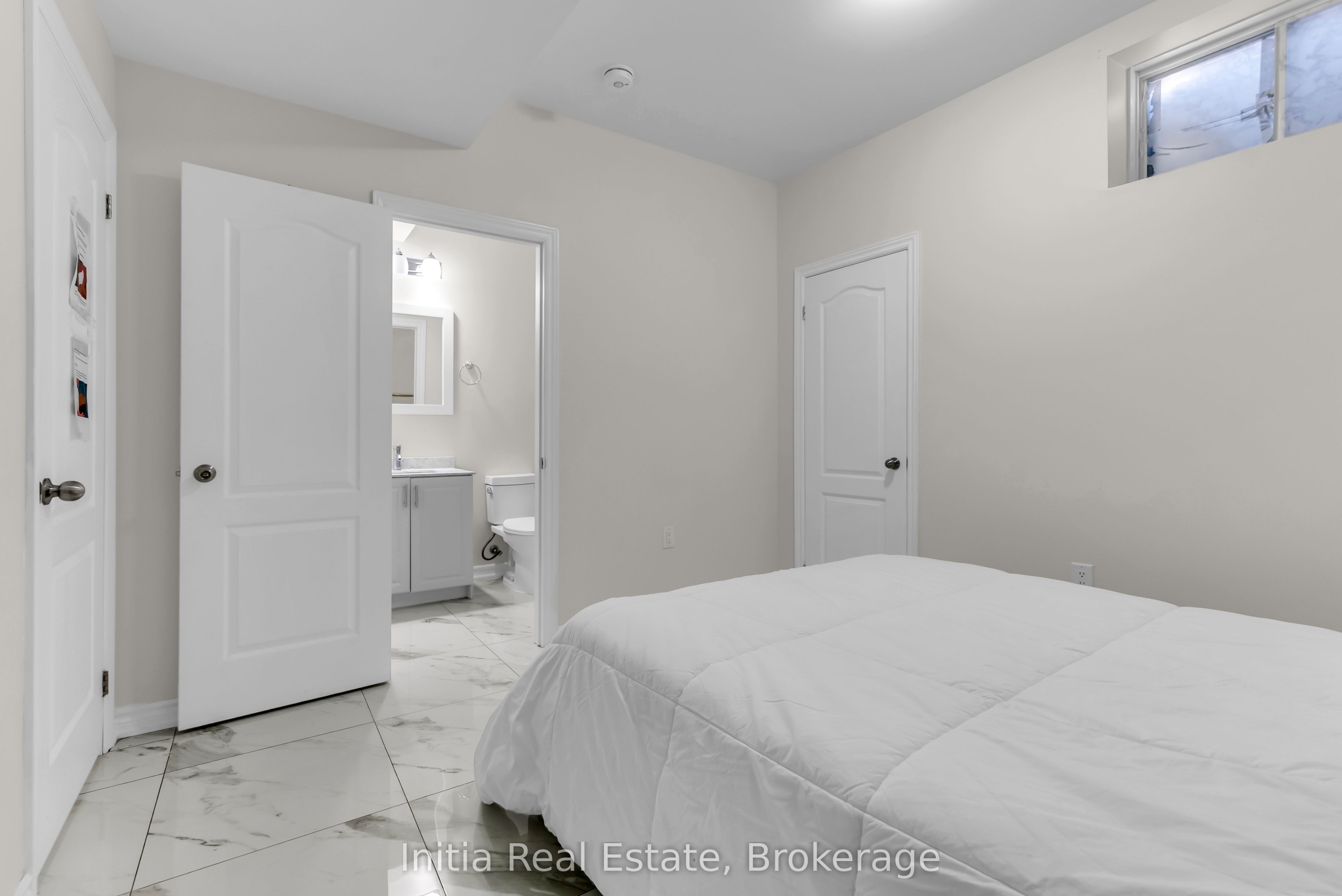 12 Erintown Crescent S Property Photo 42
