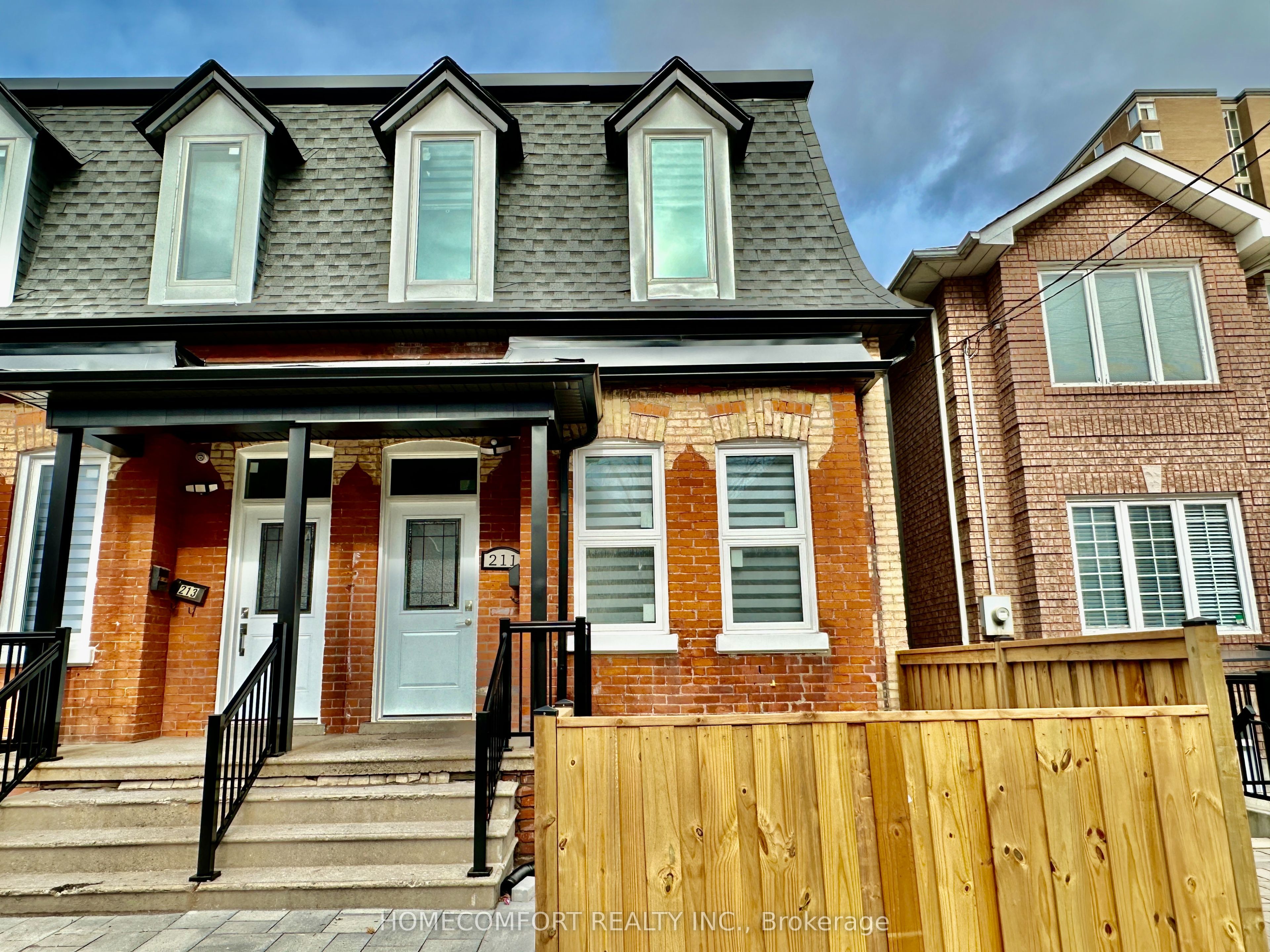 211 Osler Street Upper Property Photo 1