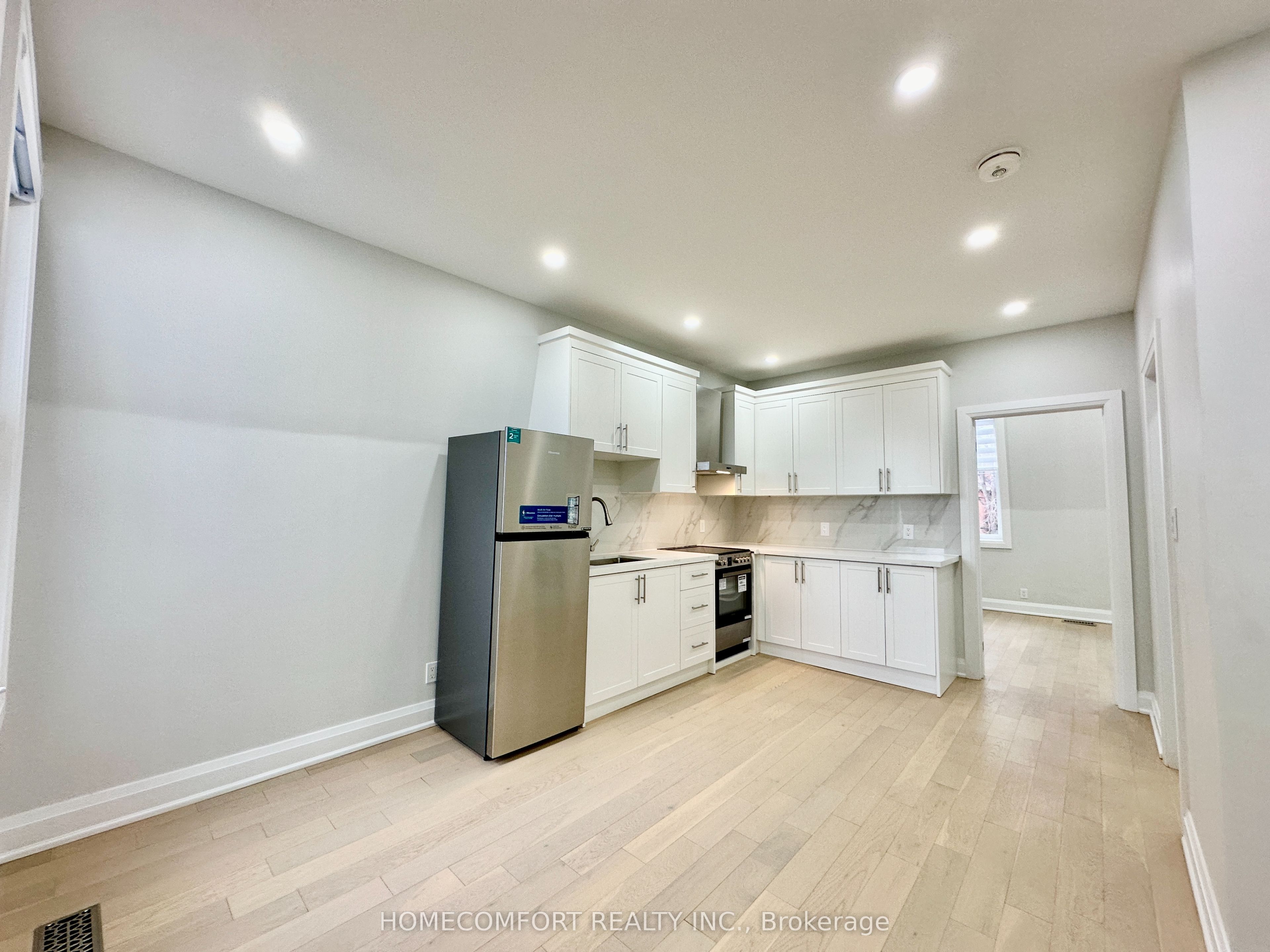 211 Osler Street Upper Property Photo 4