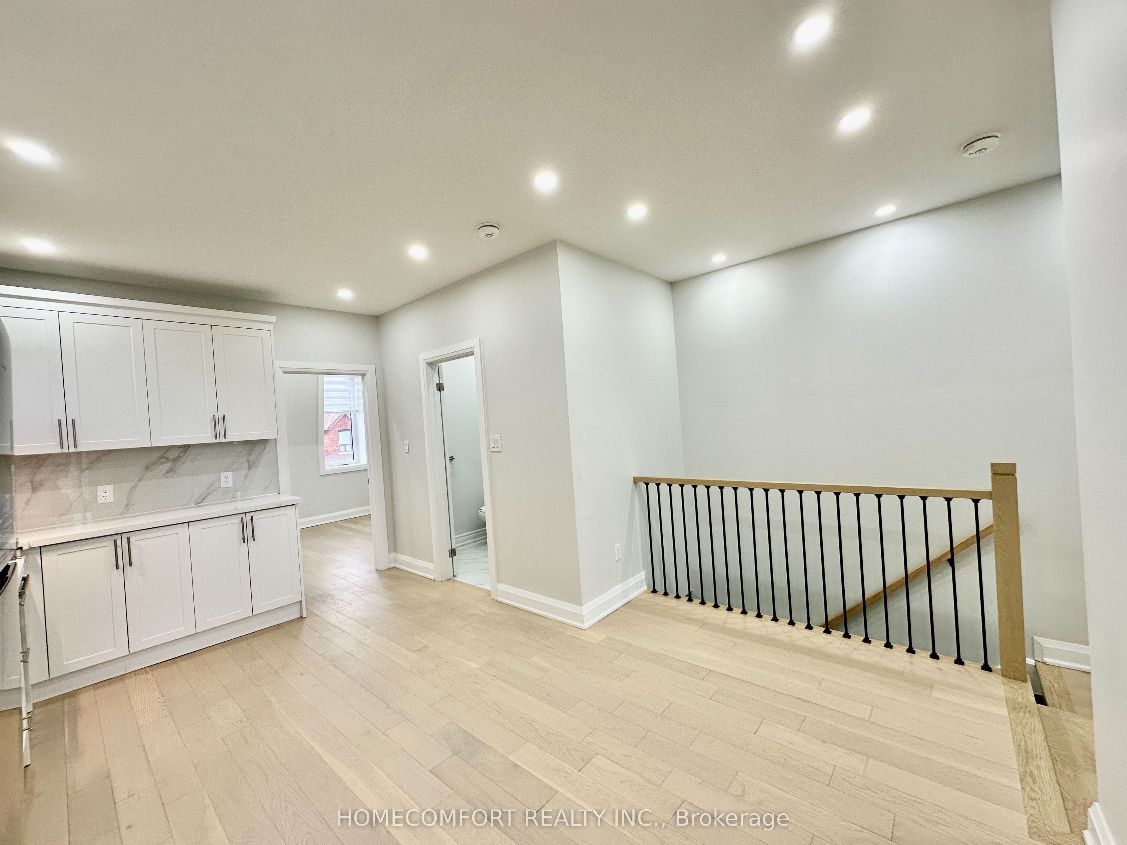 211 Osler Street Upper Property Photo 5