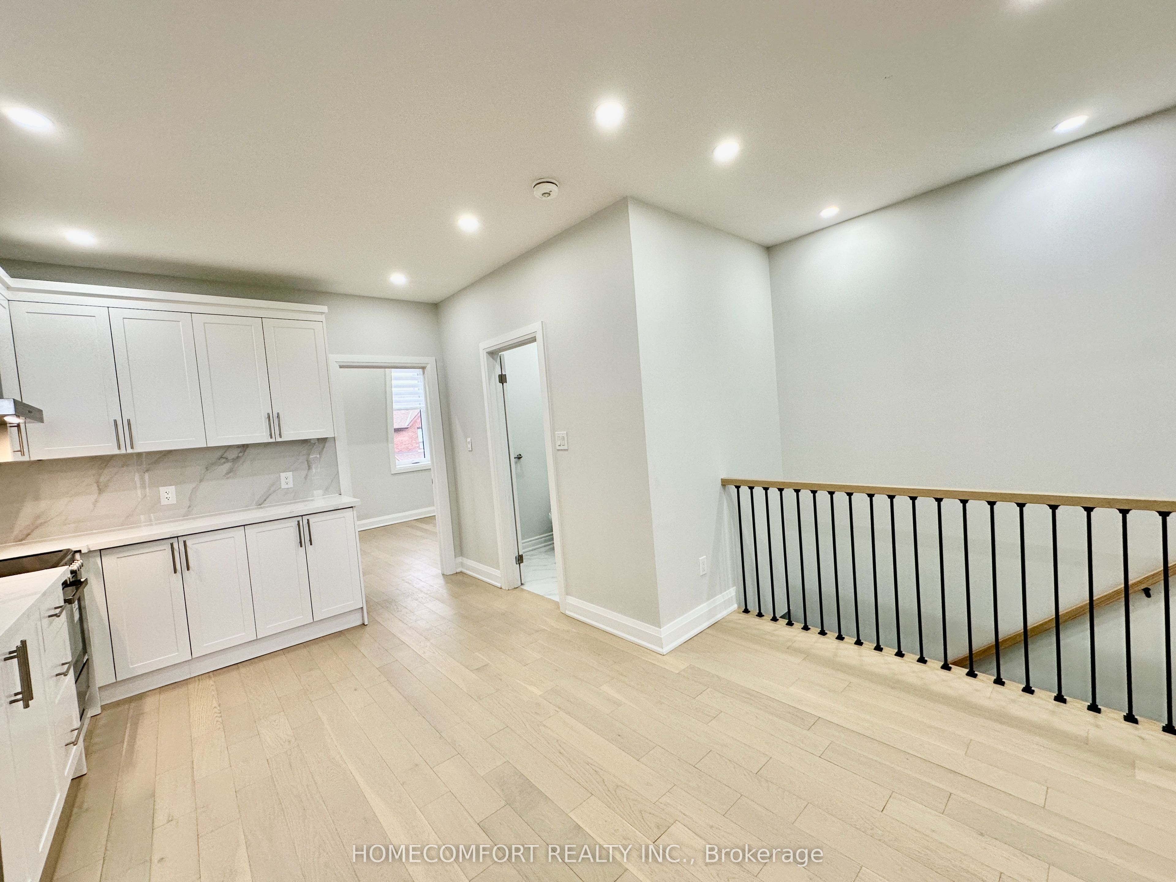 211 Osler Street Upper Property Photo 6