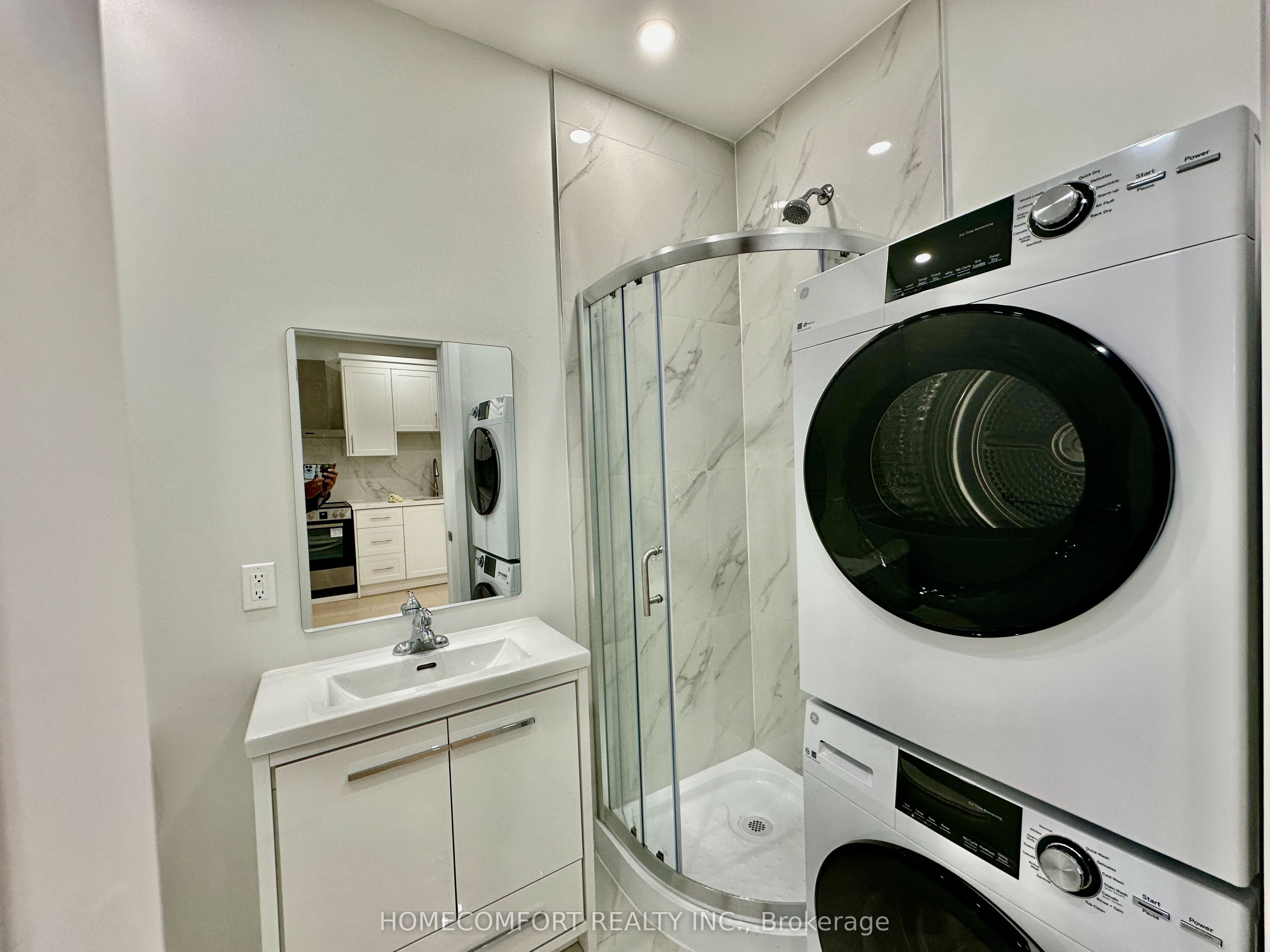 211 Osler Street Upper Property Photo 11