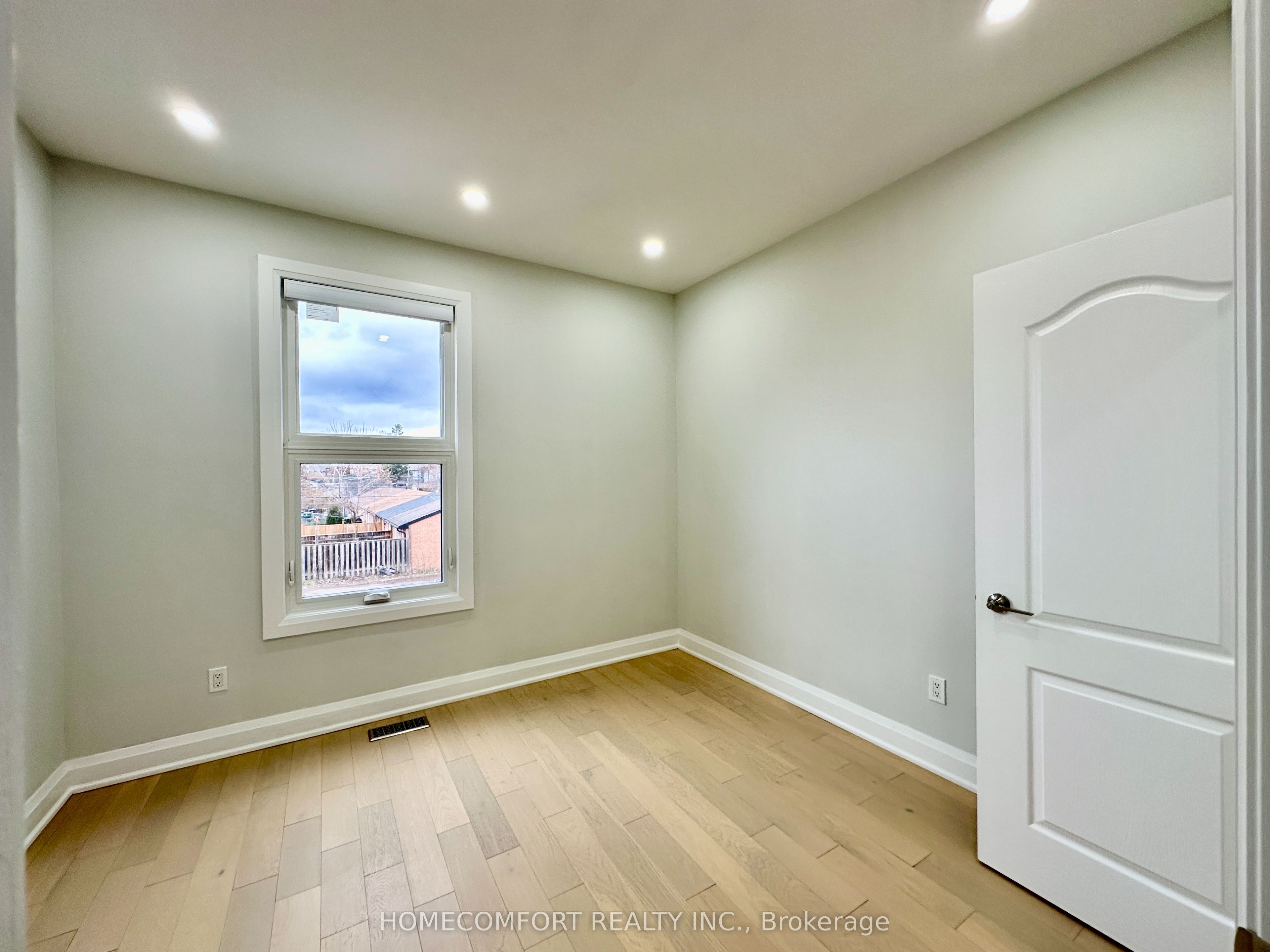 211 Osler Street Upper Property Photo 16