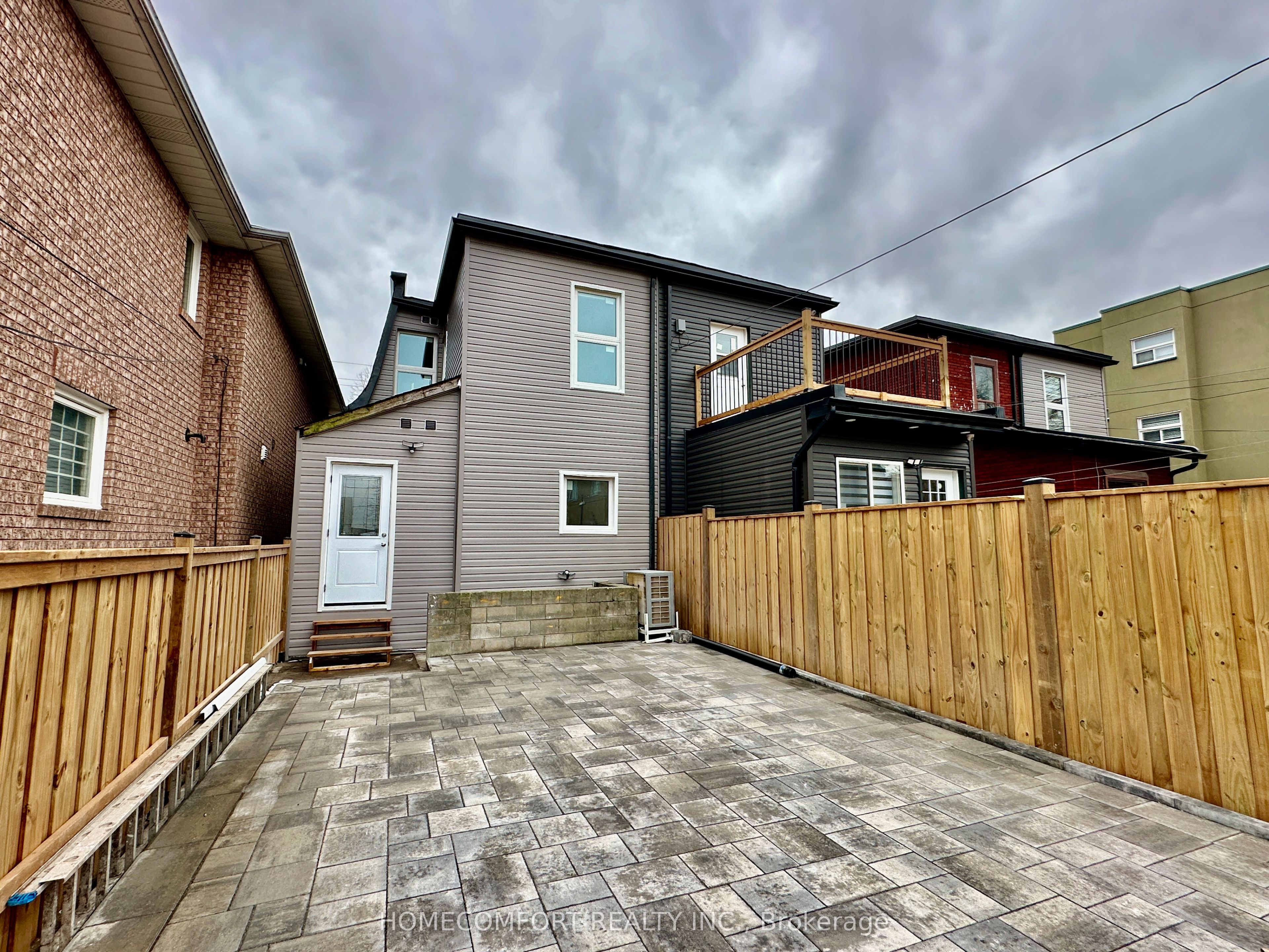 211 Osler Street Upper Property Photo 21