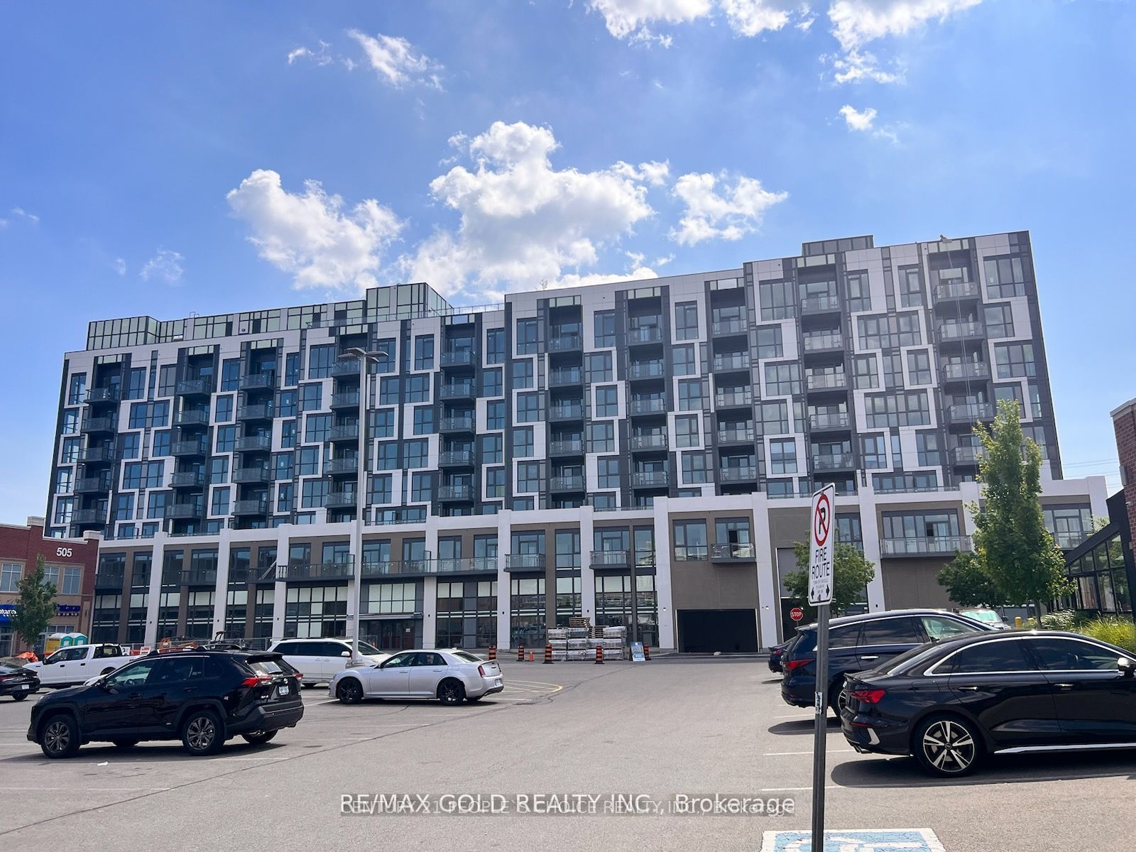 509 DUNDAS Street W 502 Property Photo 1
