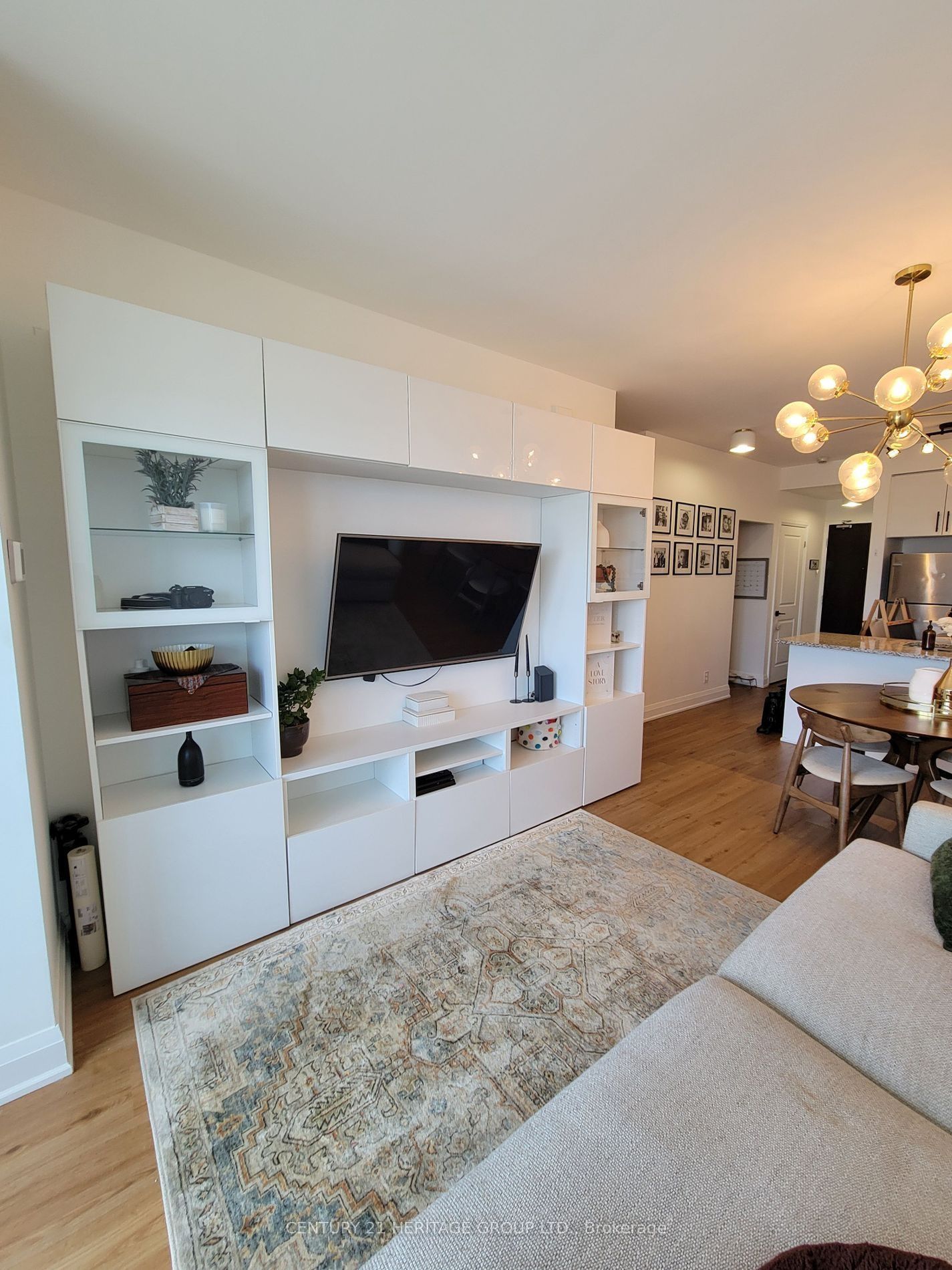 1185 The Queensway Avenue 1017 Property Photo 9