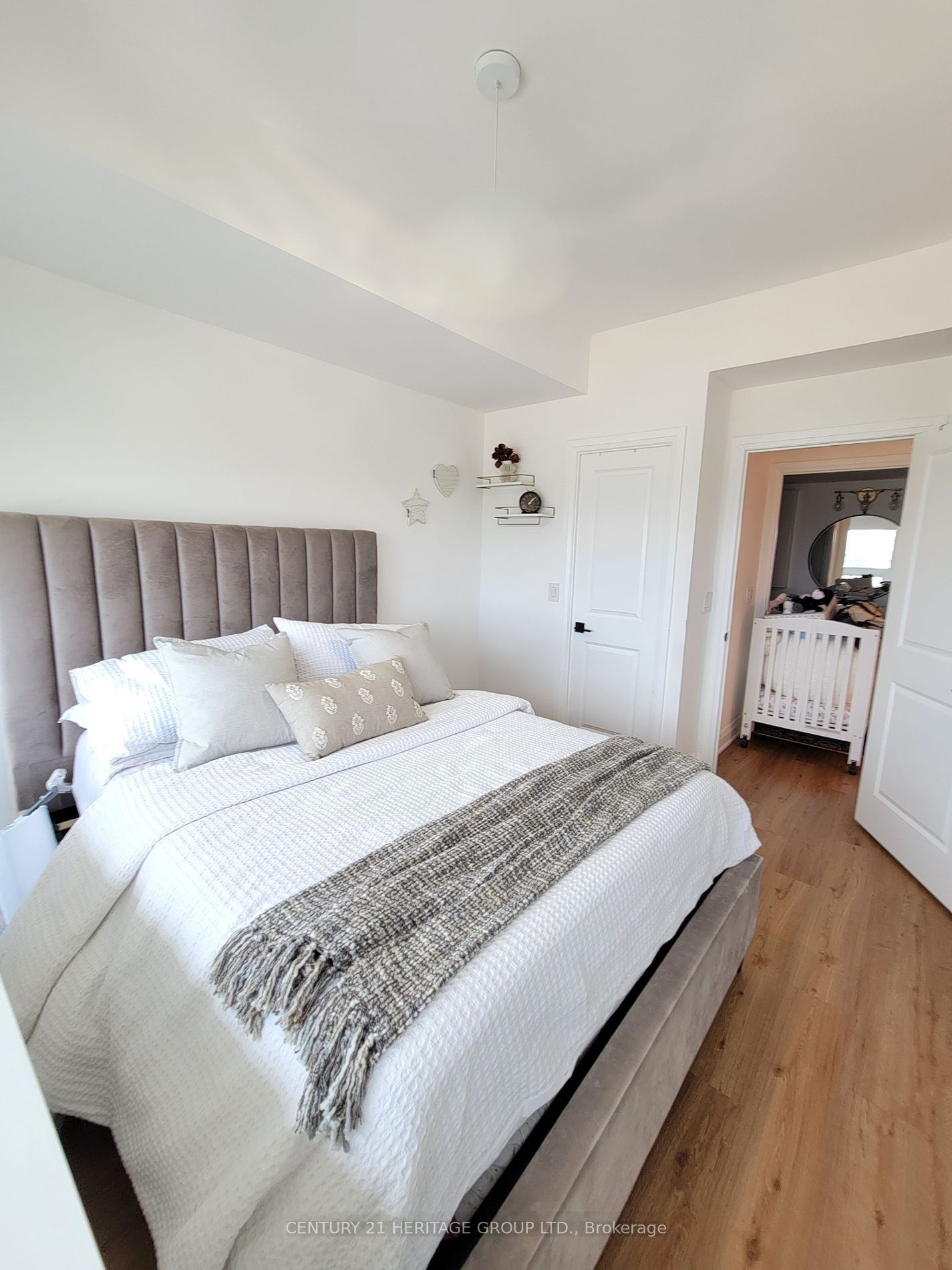 1185 The Queensway Avenue 1017 Property Photo 15
