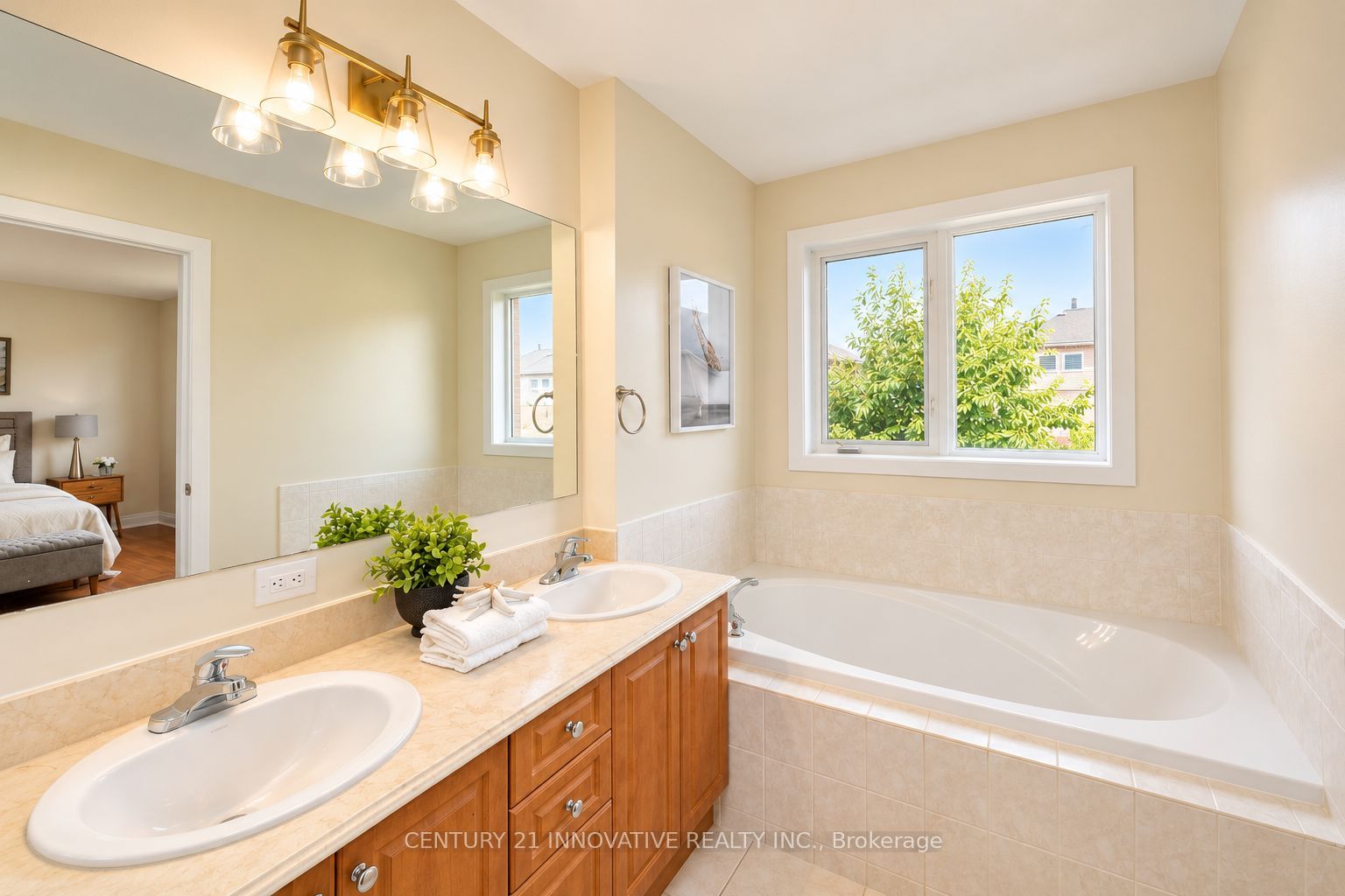 5151 Oscar Peterson Boulevard Property Photo 17