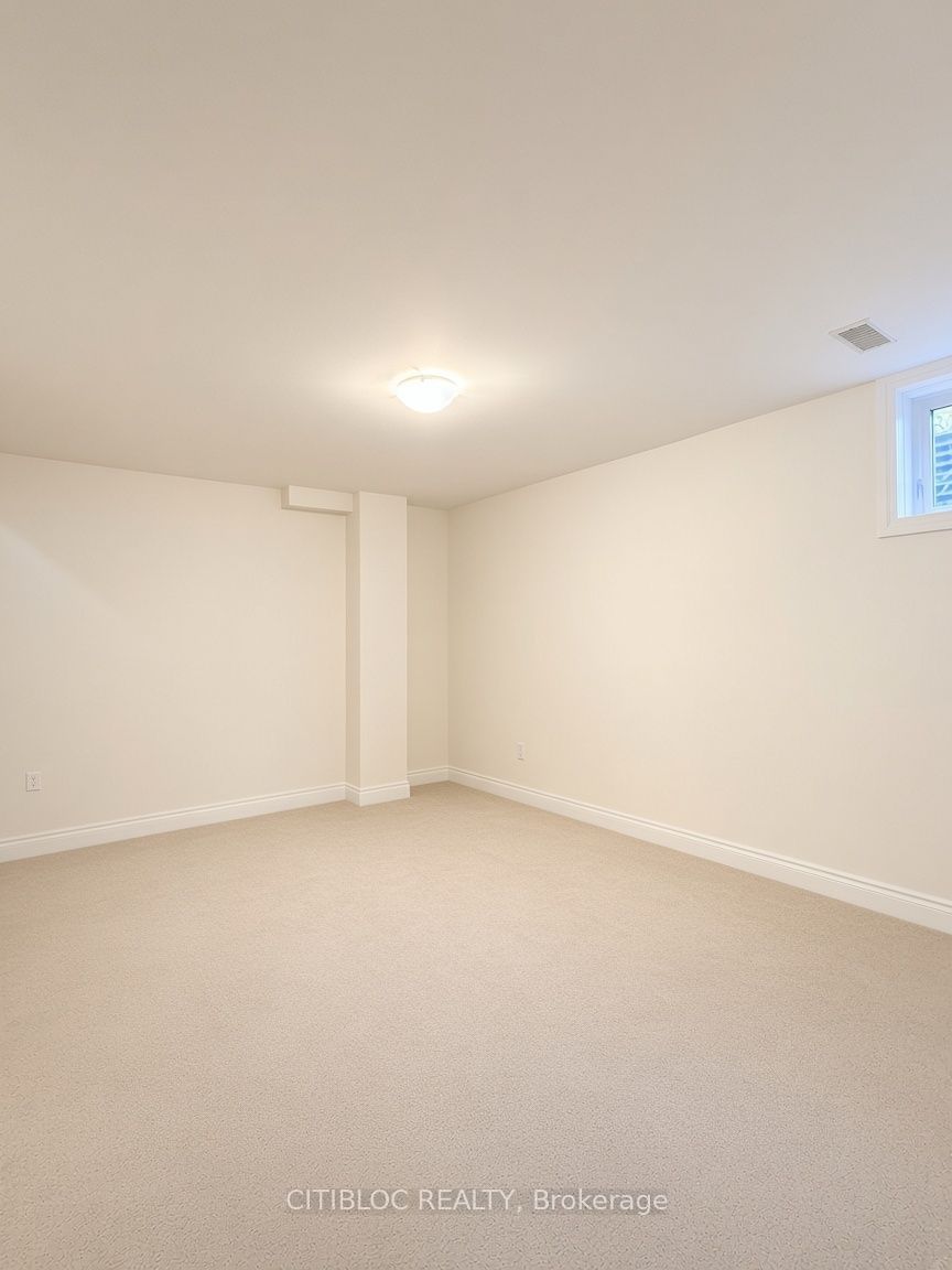 22 Sarah Jackson Crescent Property Photo 14