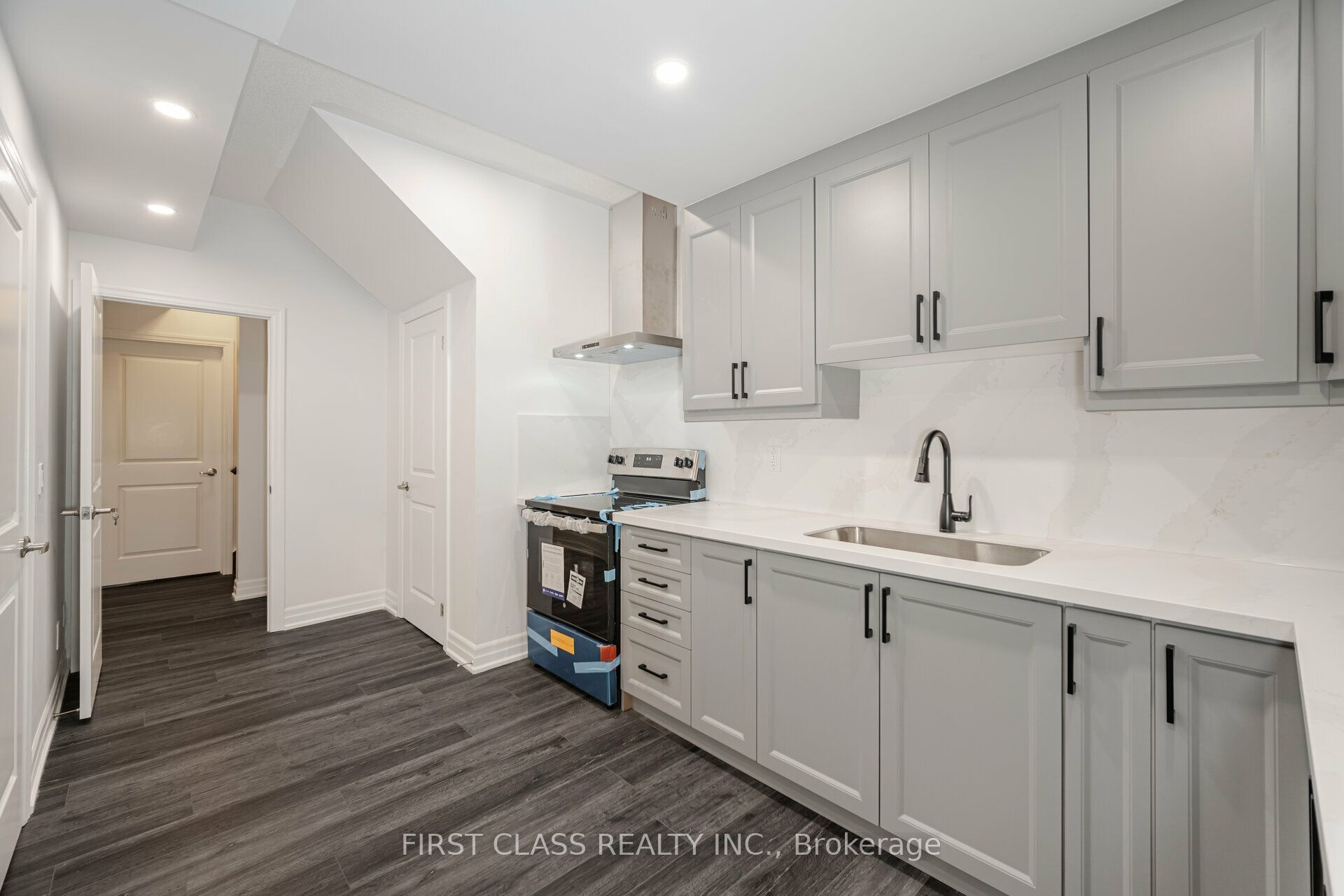 146 Rising Hill Ridge W Property Photo 7