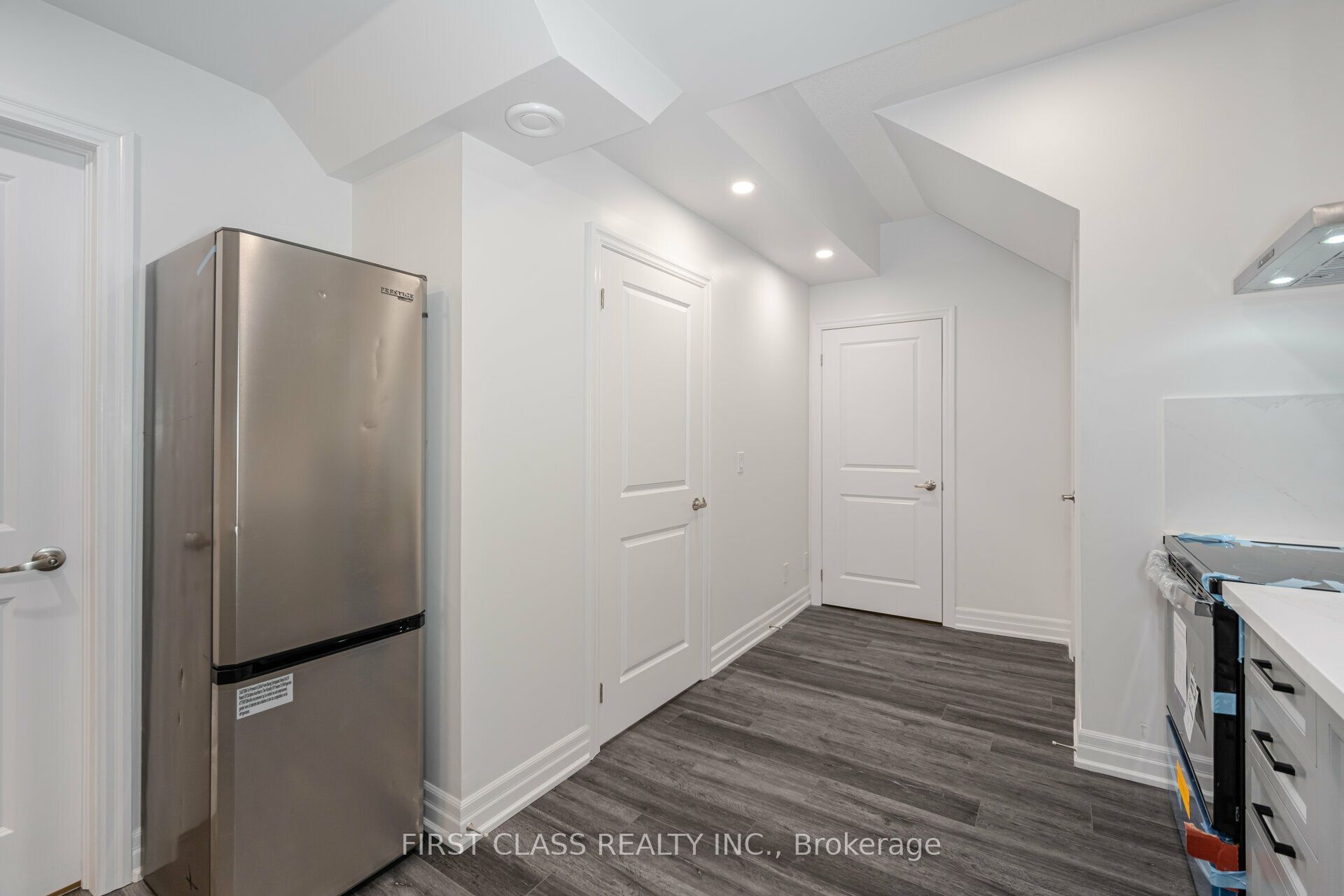 146 Rising Hill Ridge W Property Photo 9