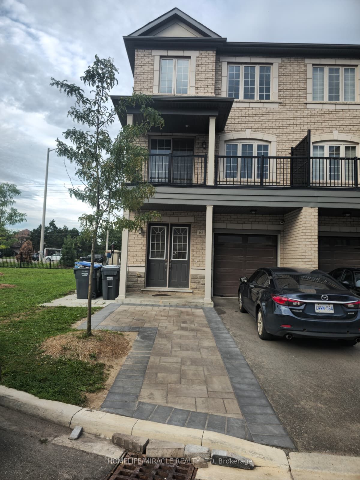 63 Hashmi Place E Property Photo 1