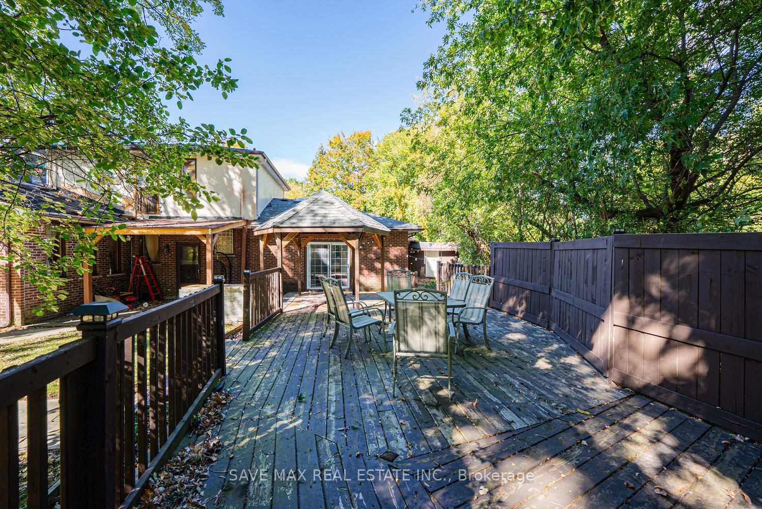 1215 Martins Boulevard Property Photo 42