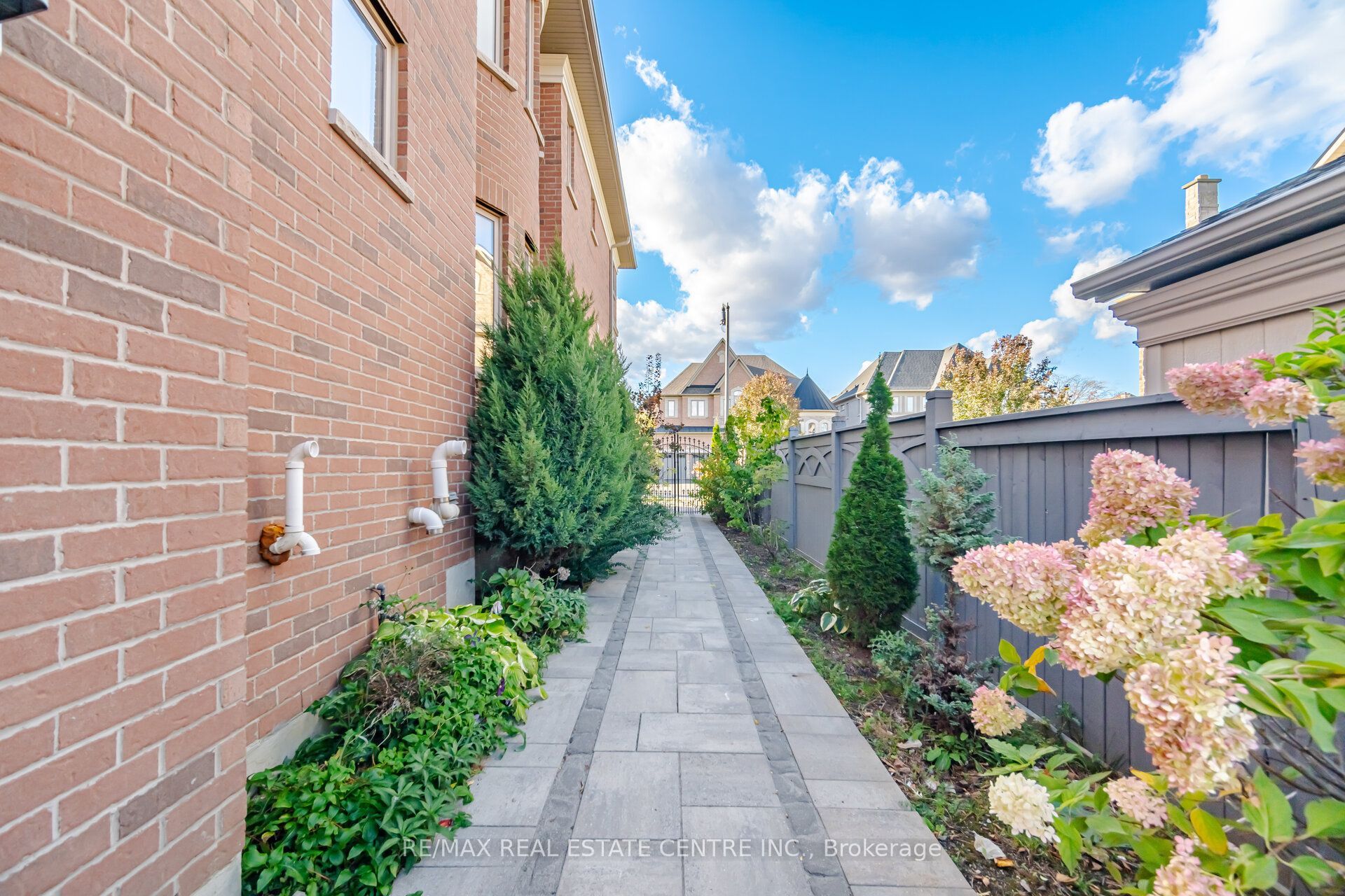 4 Calstock Place Property Photo 44