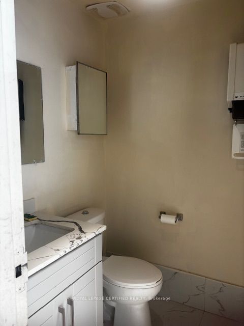 1099 Britannia Road E 15 Property Photo 9