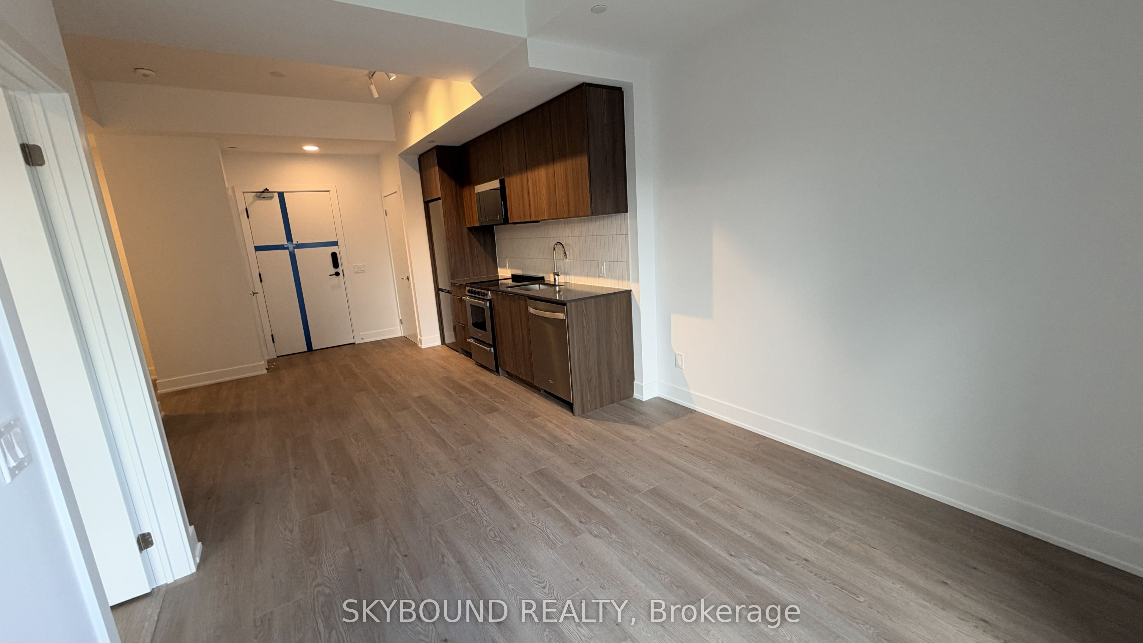 3008 William Cutmore Boulevard 711 Property Photo 12