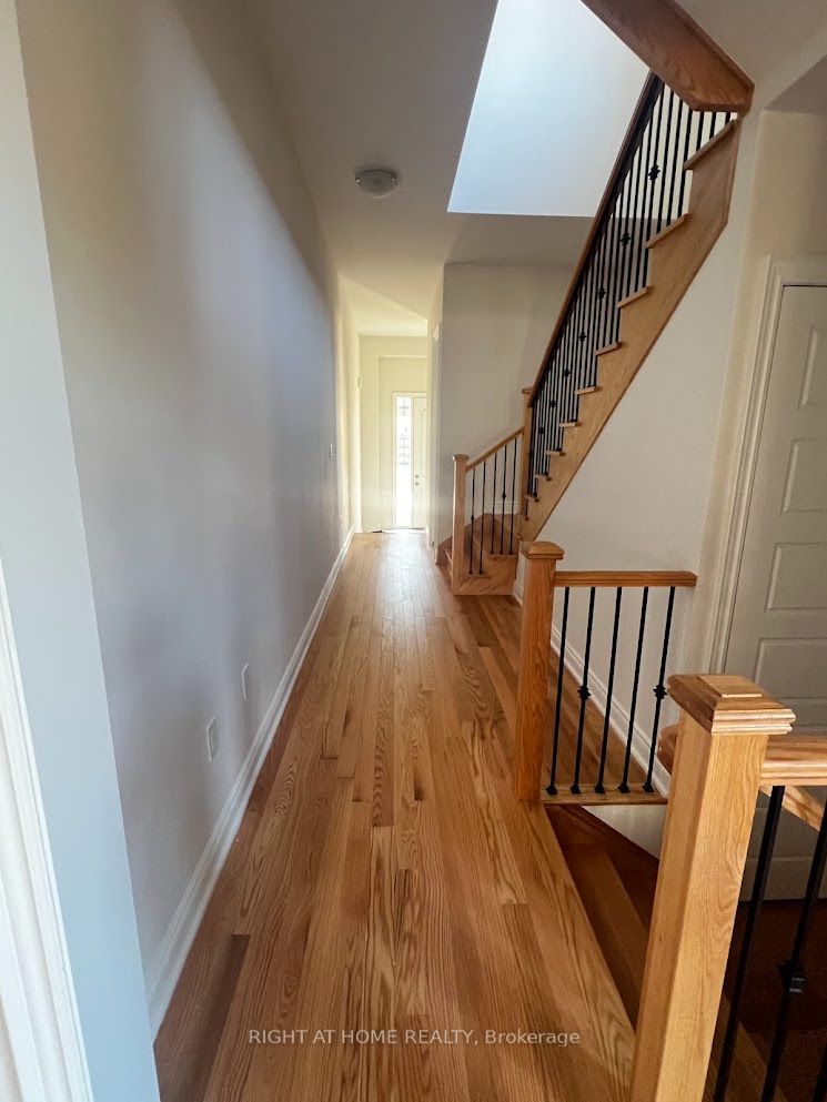 1368 Peony Path E Property Photo 2