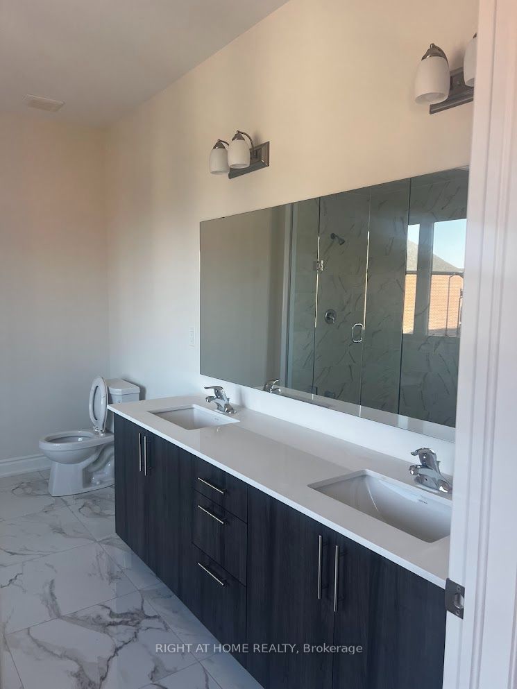1368 Peony Path E Property Photo 14