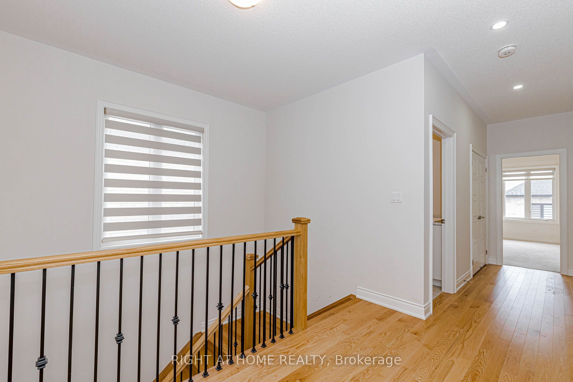 1368 Peony Path E Property Photo 21