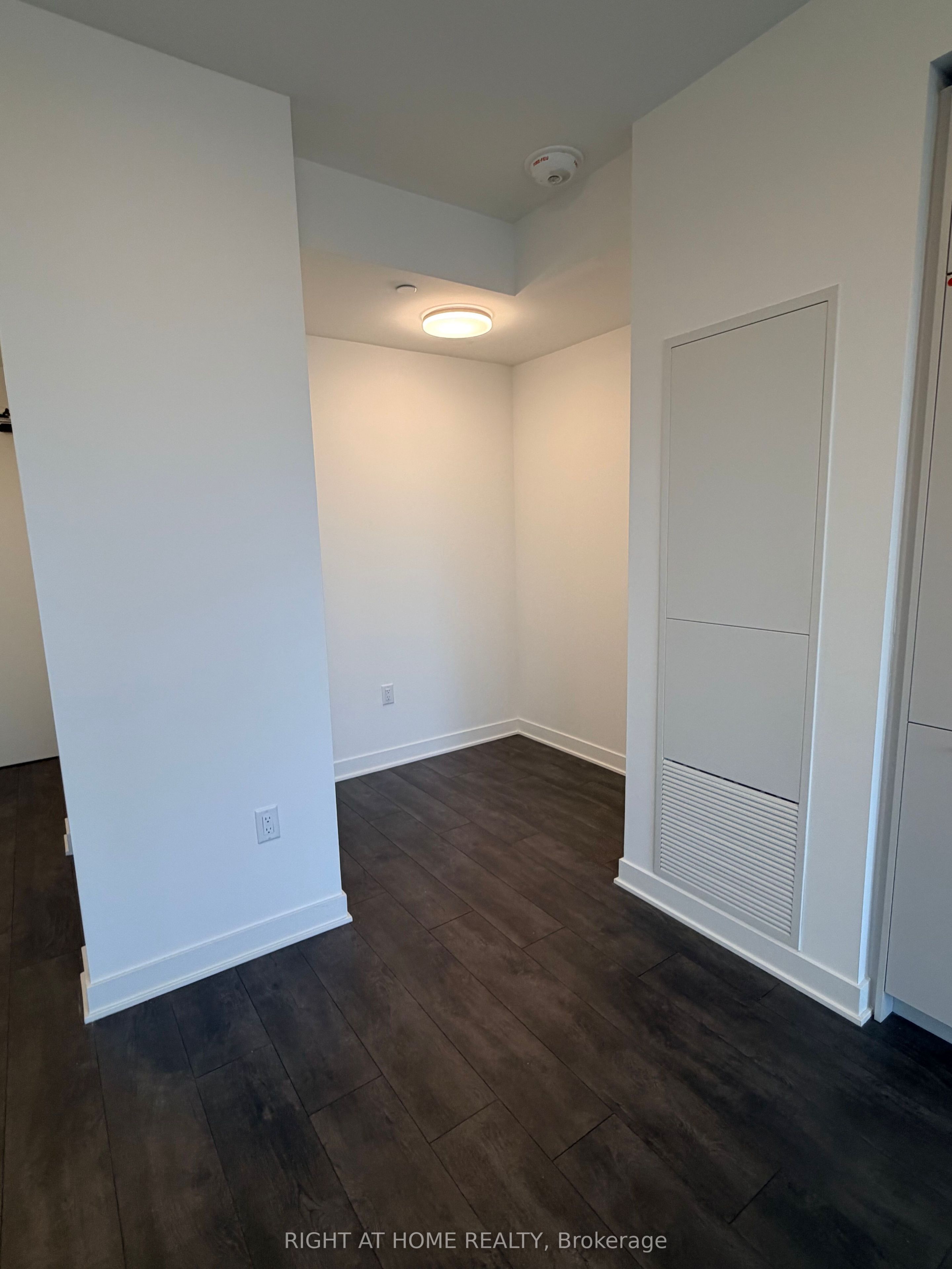 1185 Dupont Street 2611 Property Photo 6