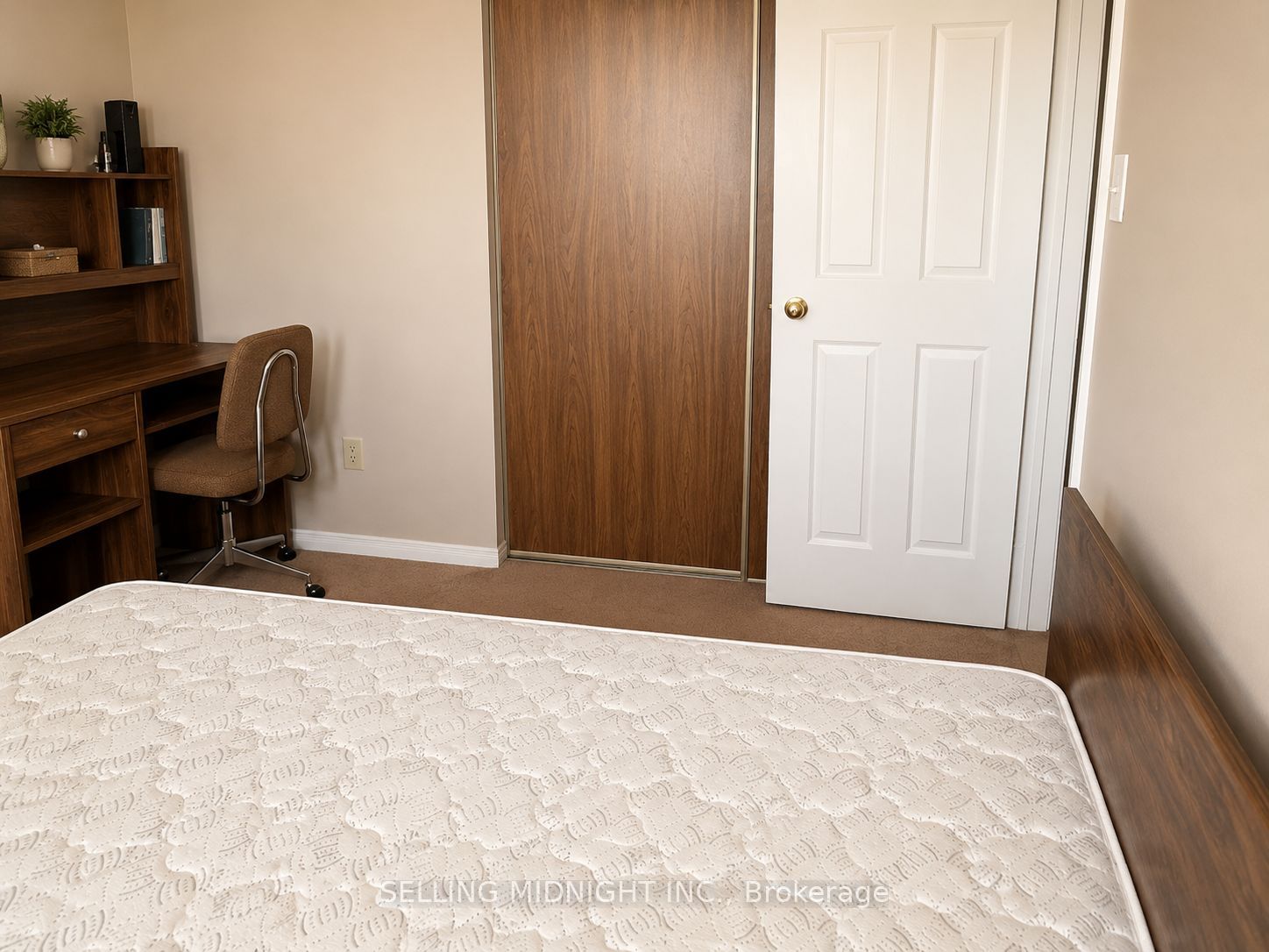 441 Rutherford Road N Room Property Photo 3