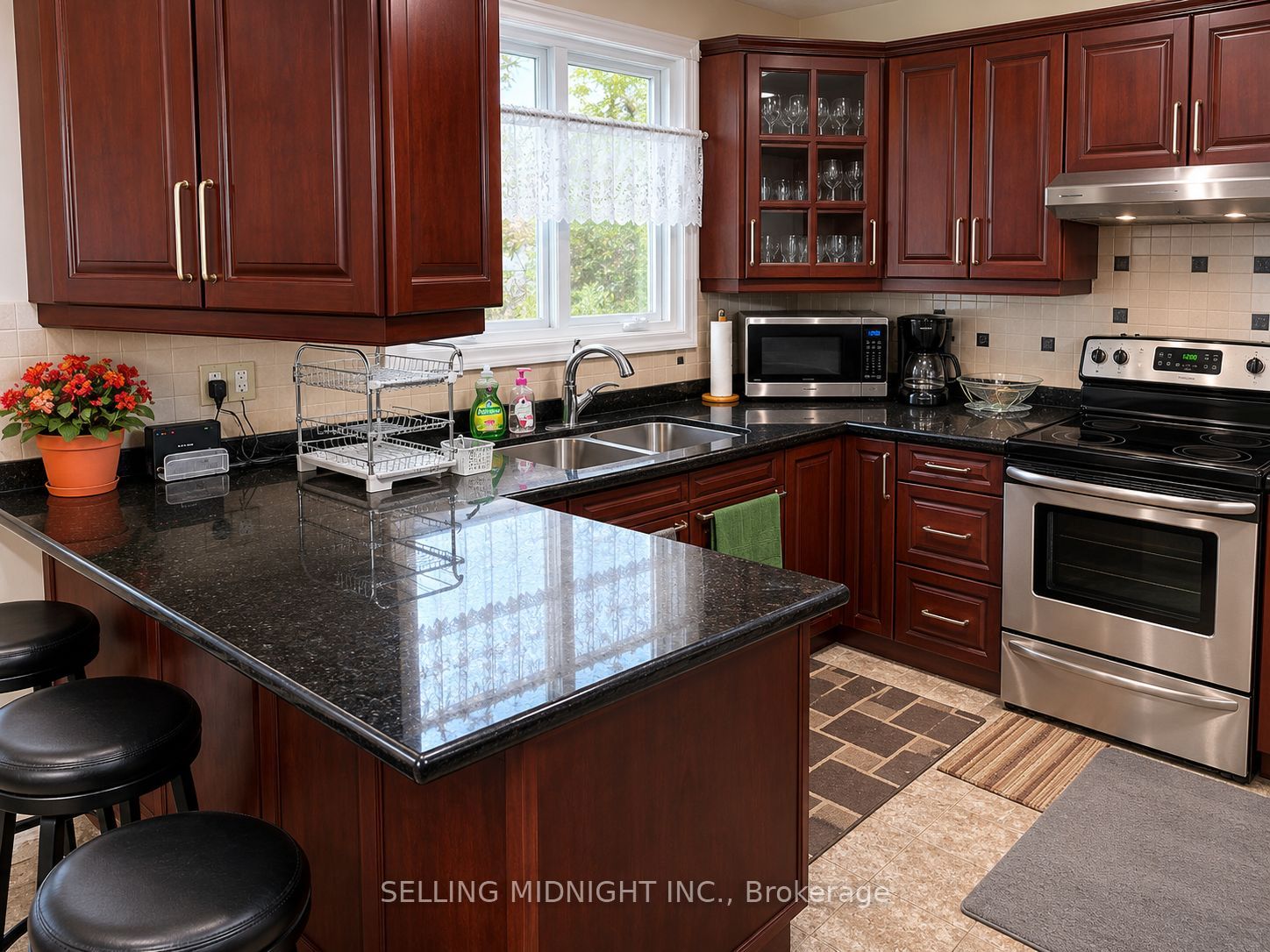 441 Rutherford Road N Room Property Photo 7