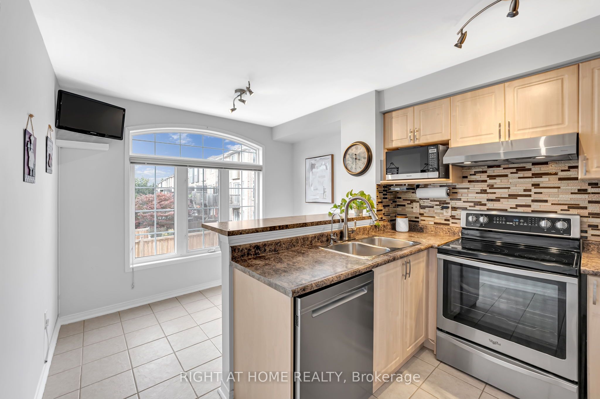 3370 Redpath Circle Property Photo 10