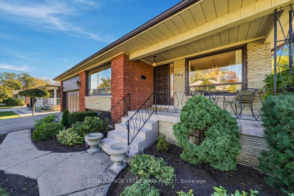 169 Grandravine Drive Property Photo 2