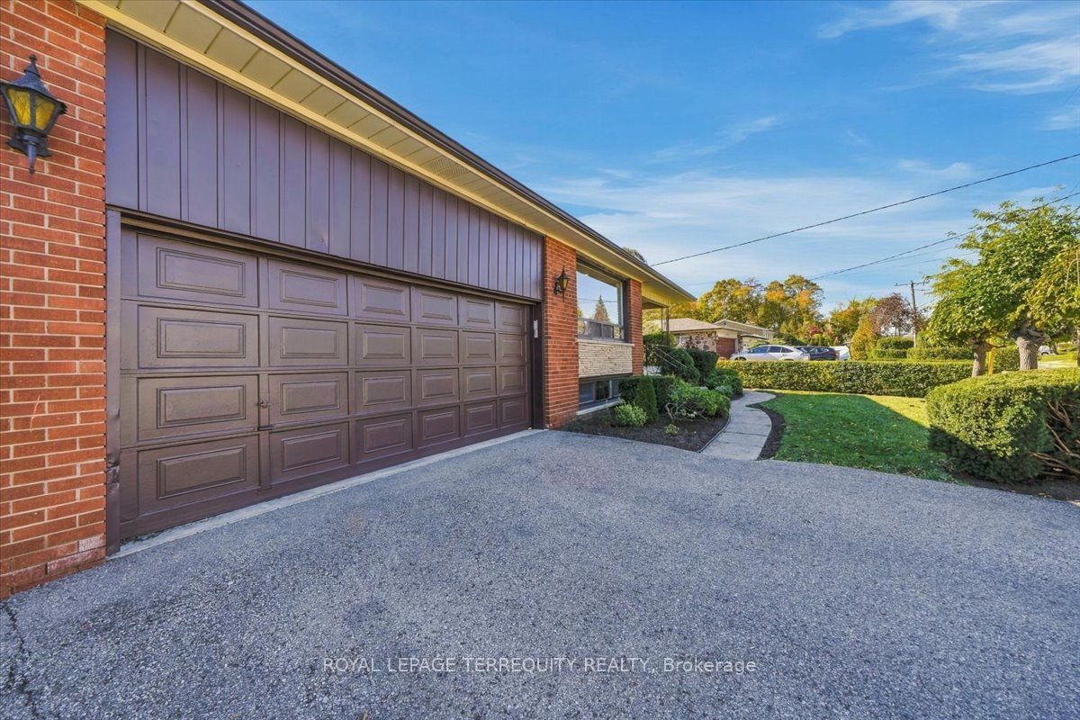 169 Grandravine Drive Property Photo 4