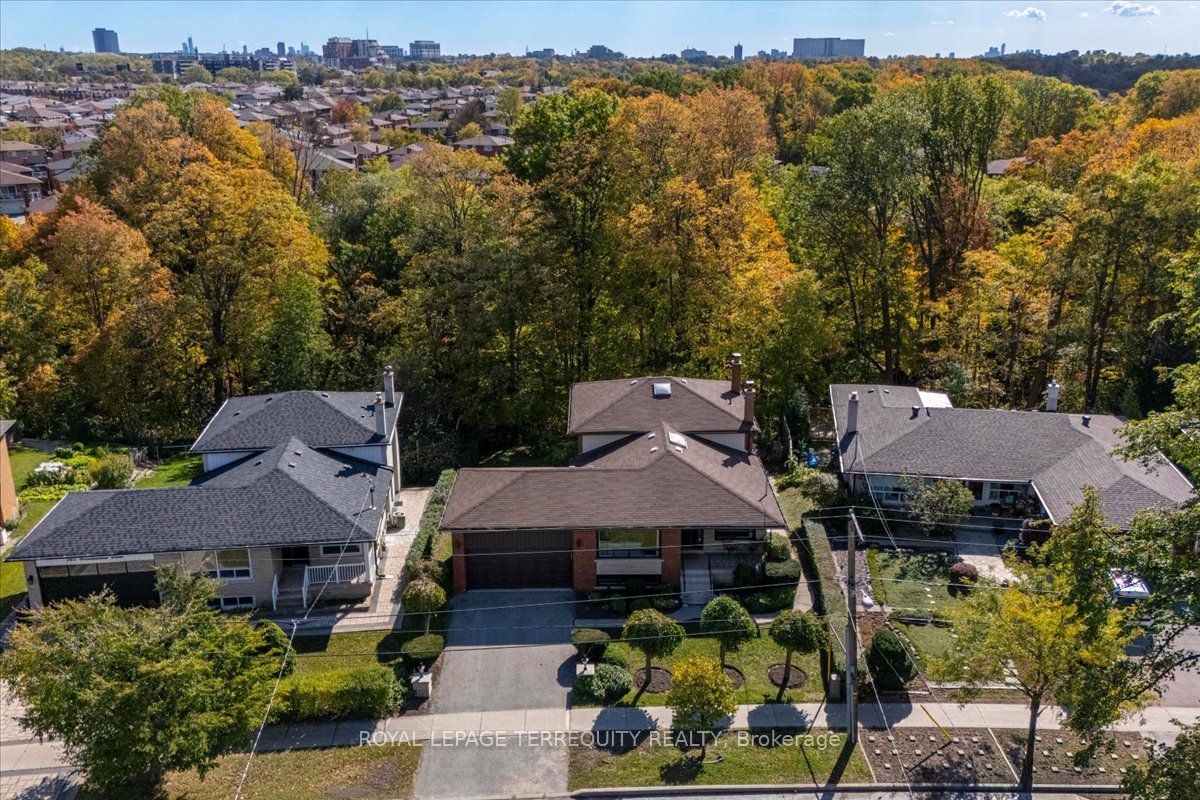169 Grandravine Drive Property Photo 40