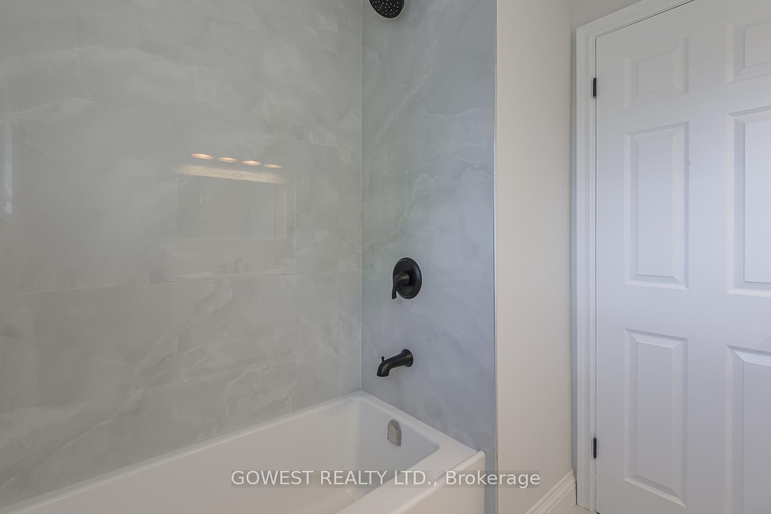 342 Bryant Crescent Property Photo 16
