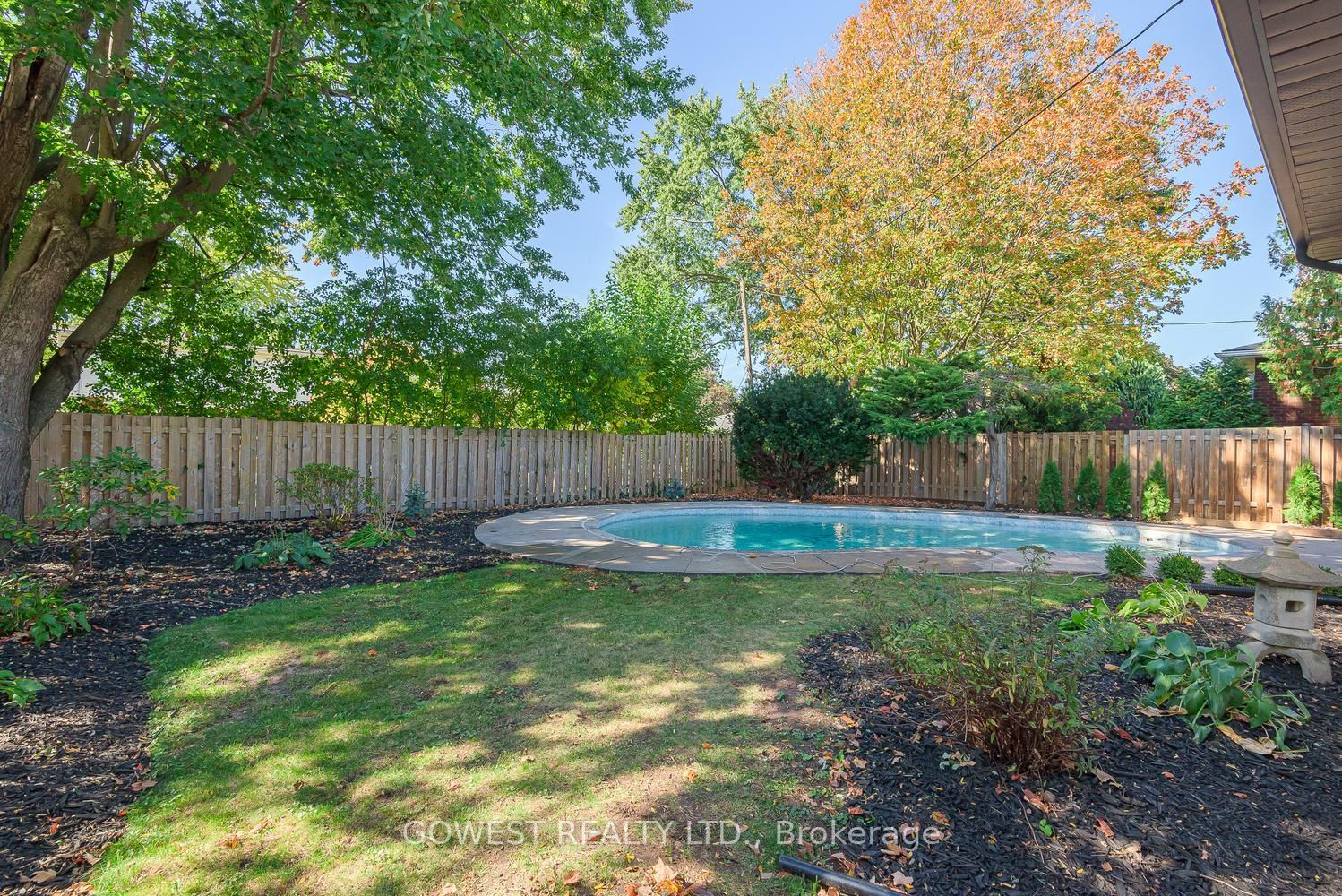 342 Bryant Crescent Property Photo 38