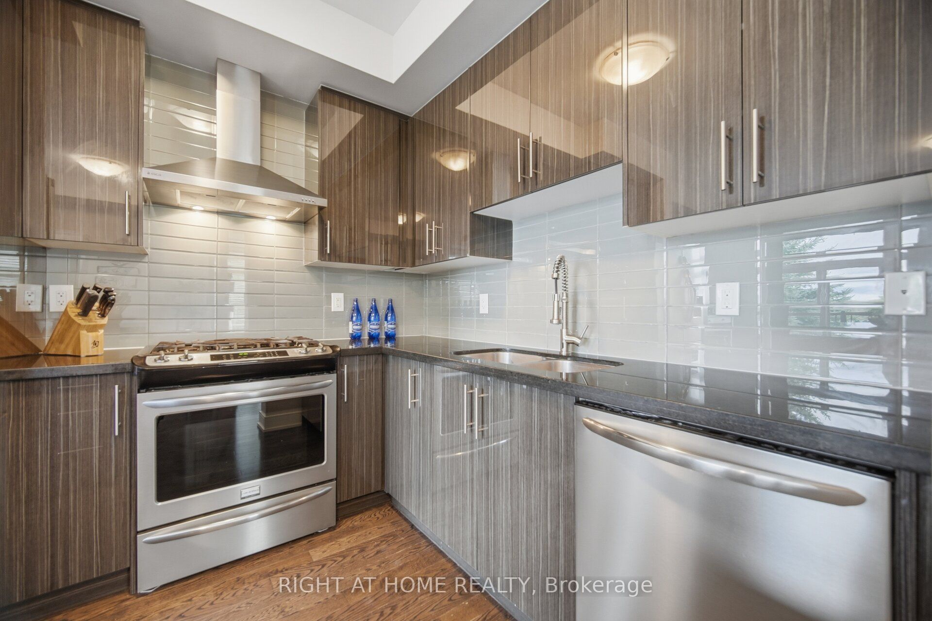 36 Whitehorn Lane Property Photo 9