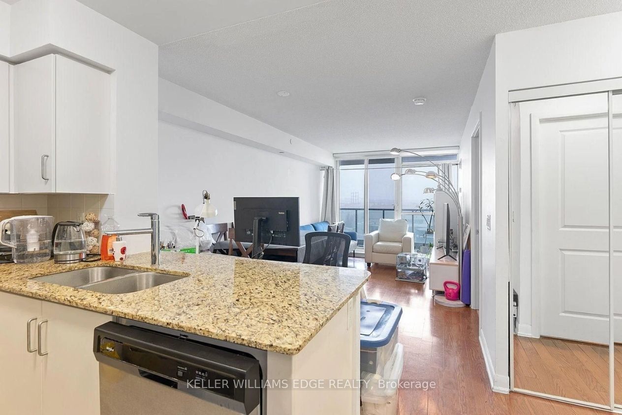 215 Sherway Gardens Road 809 Property Photo 3