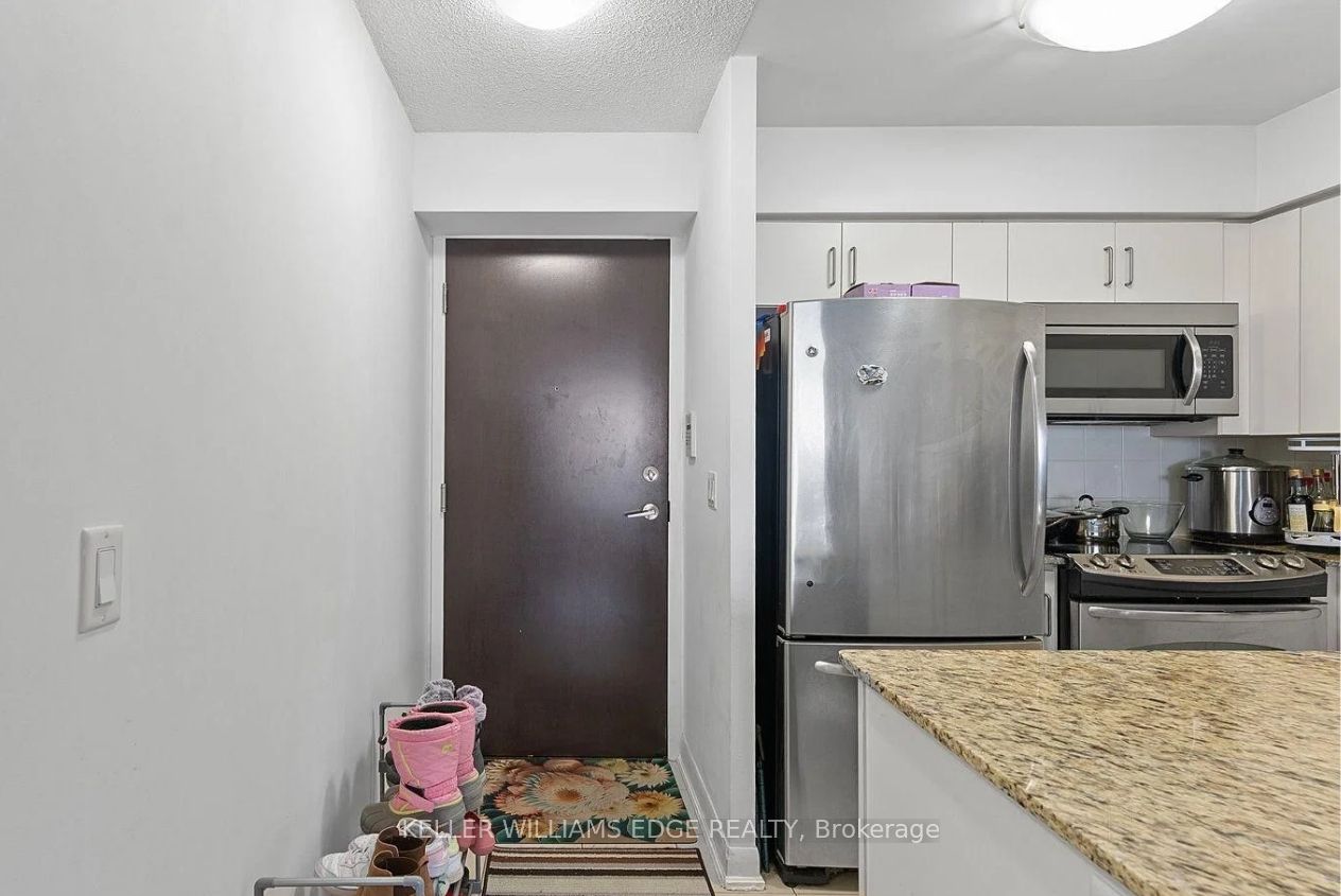 215 Sherway Gardens Road 809 Property Photo 5
