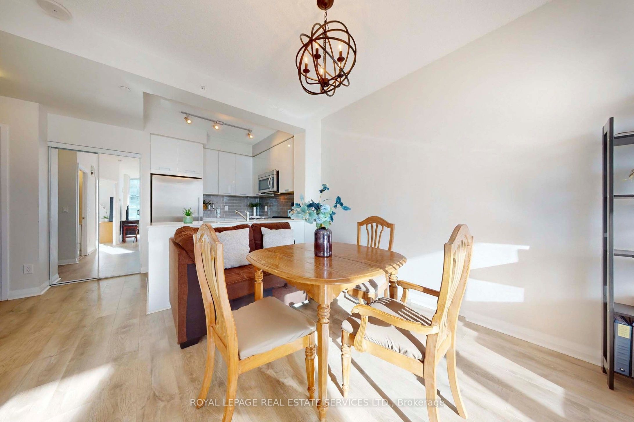 55 Eglinton Avenue W 1701 Property Photo 12
