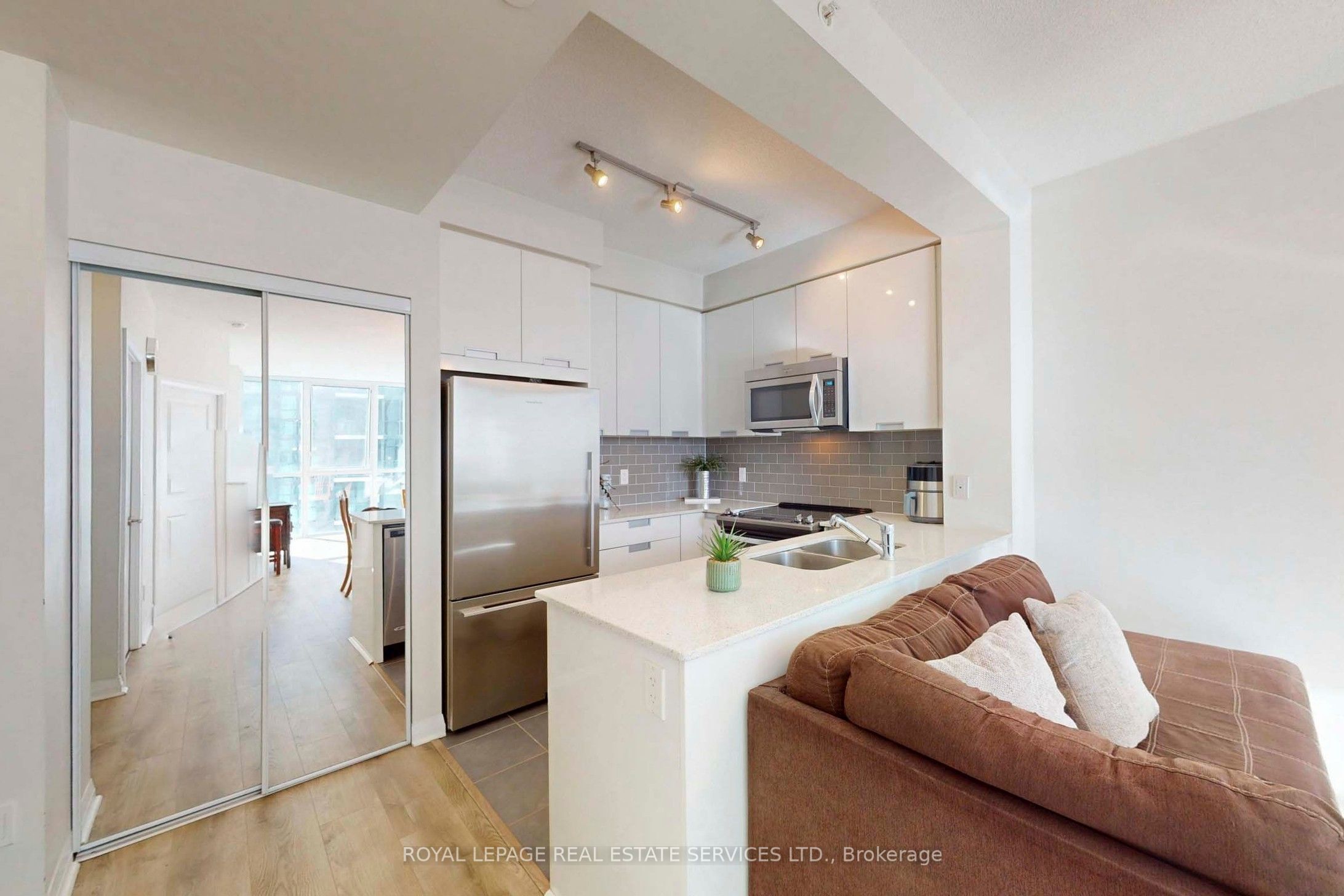 55 Eglinton Avenue W 1701 Property Photo 14
