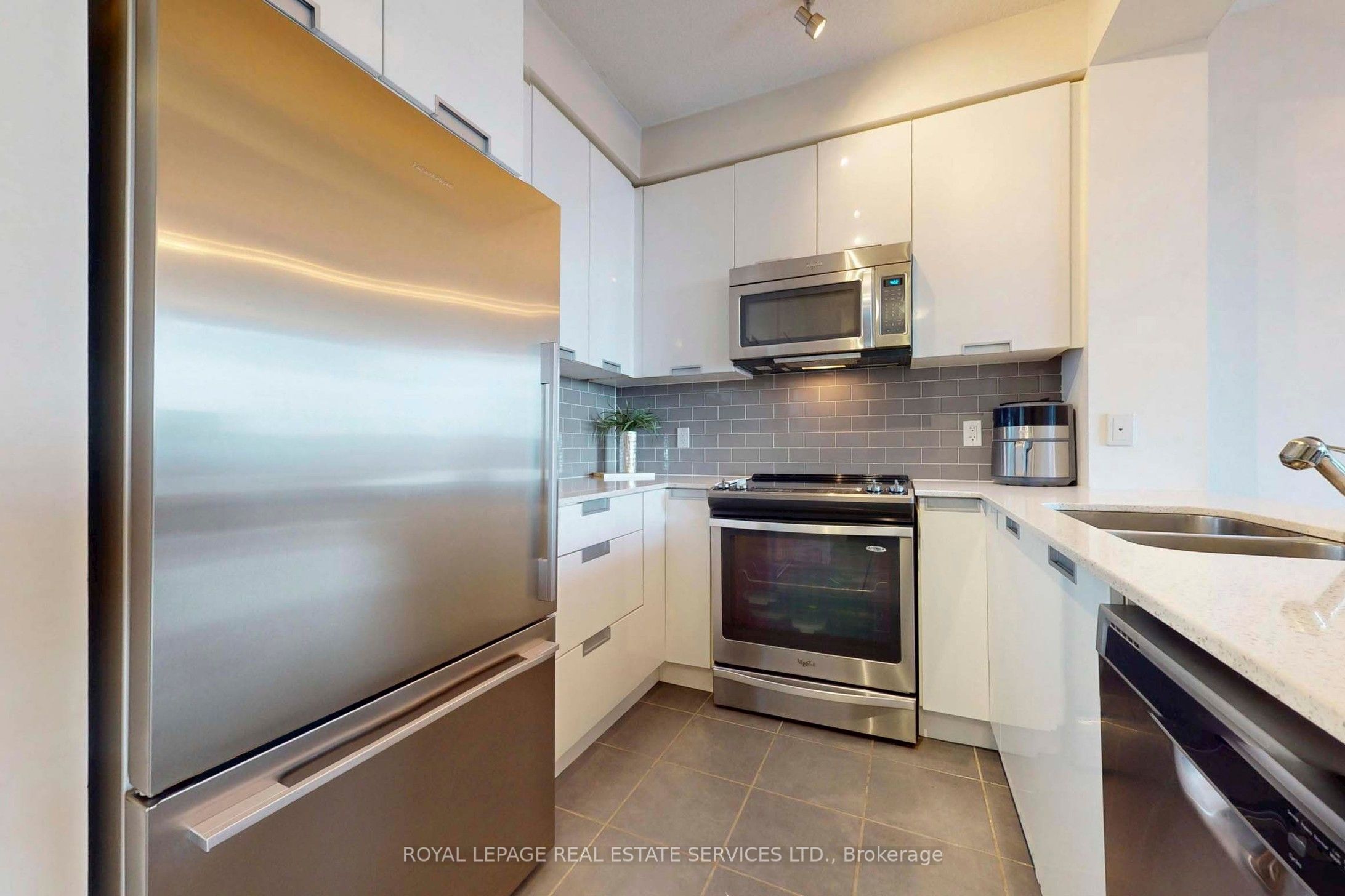 55 Eglinton Avenue W 1701 Property Photo 15