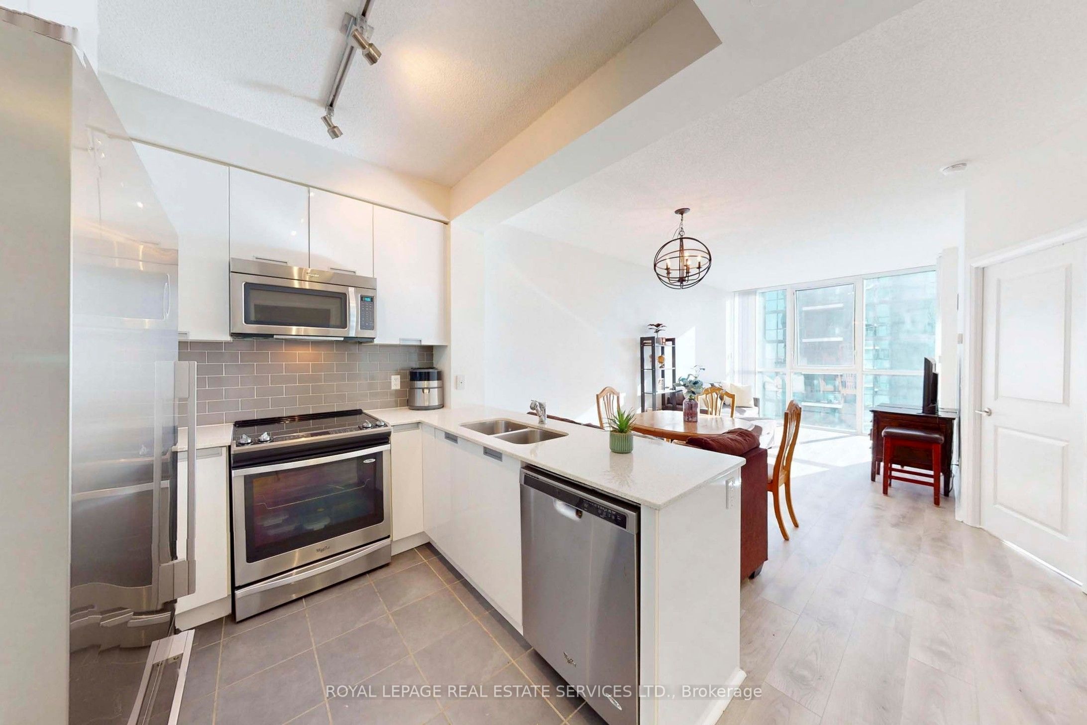55 Eglinton Avenue W 1701 Property Photo 16