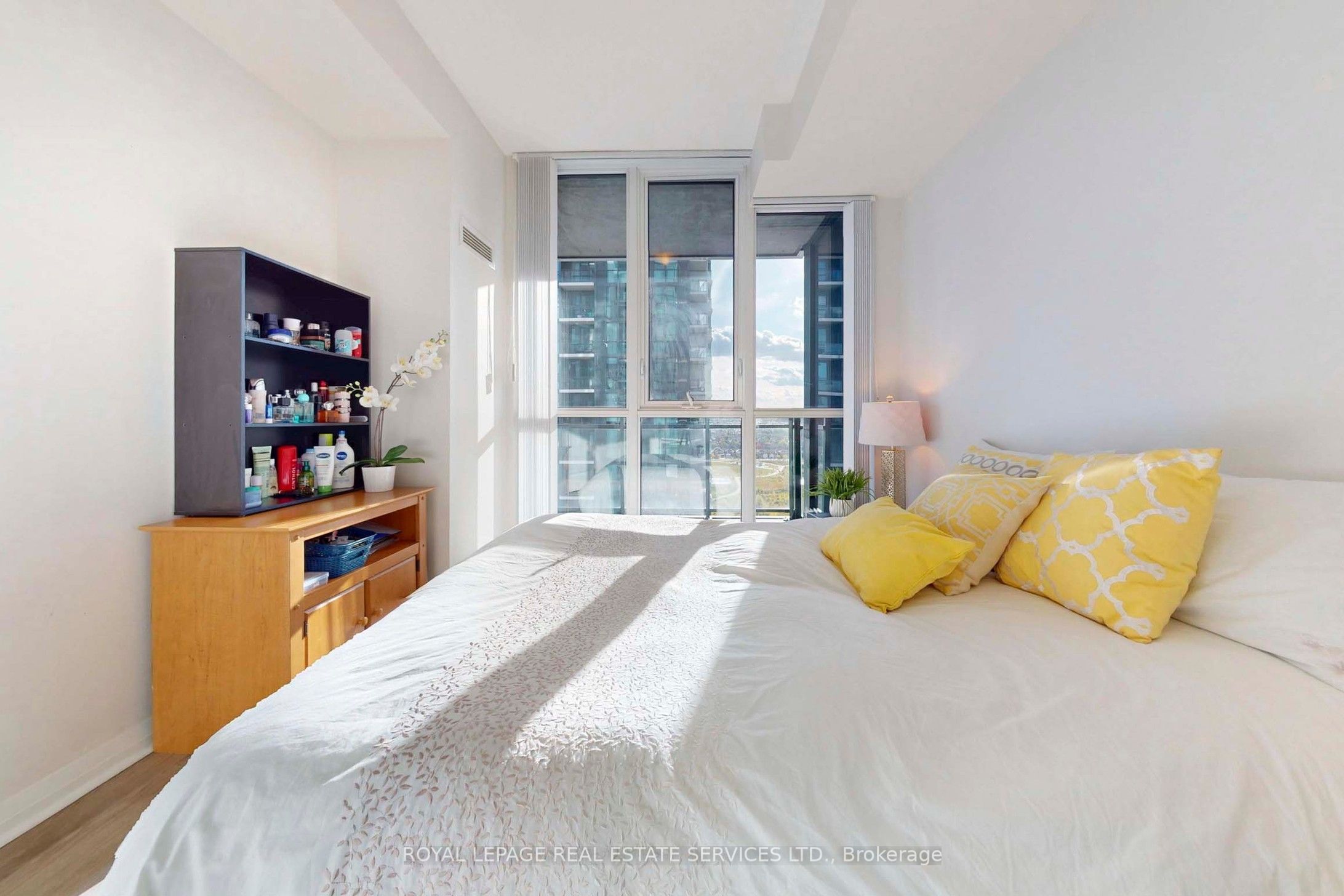 55 Eglinton Avenue W 1701 Property Photo 22