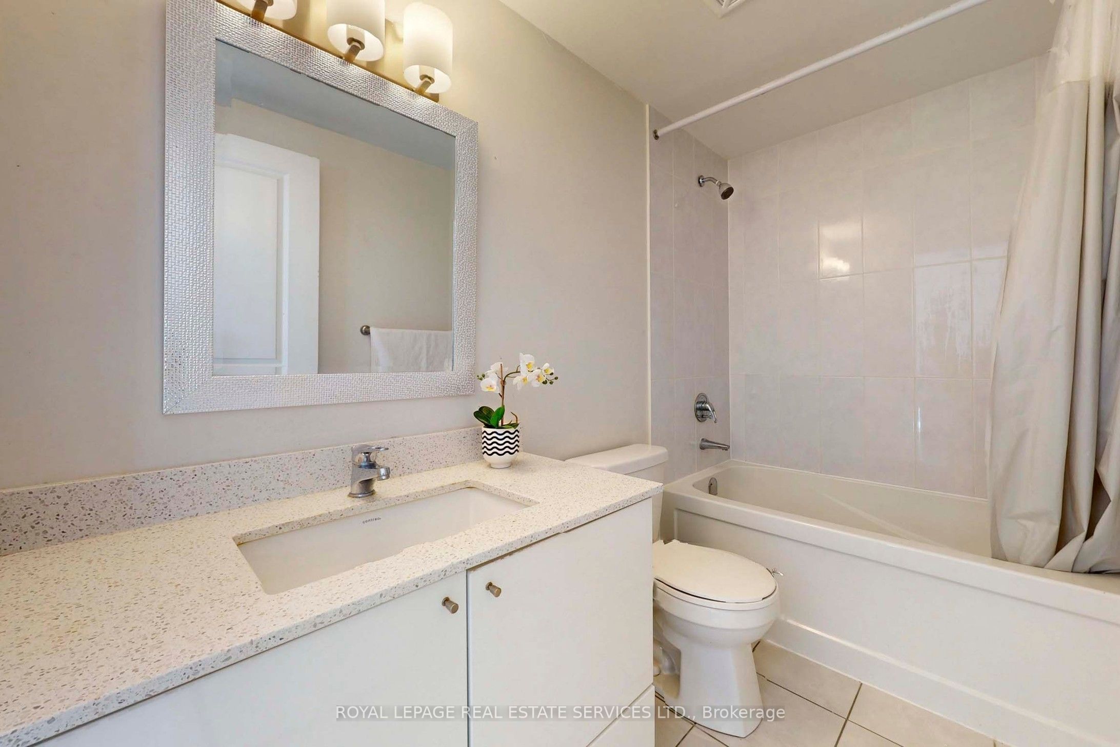 55 Eglinton Avenue W 1701 Property Photo 23