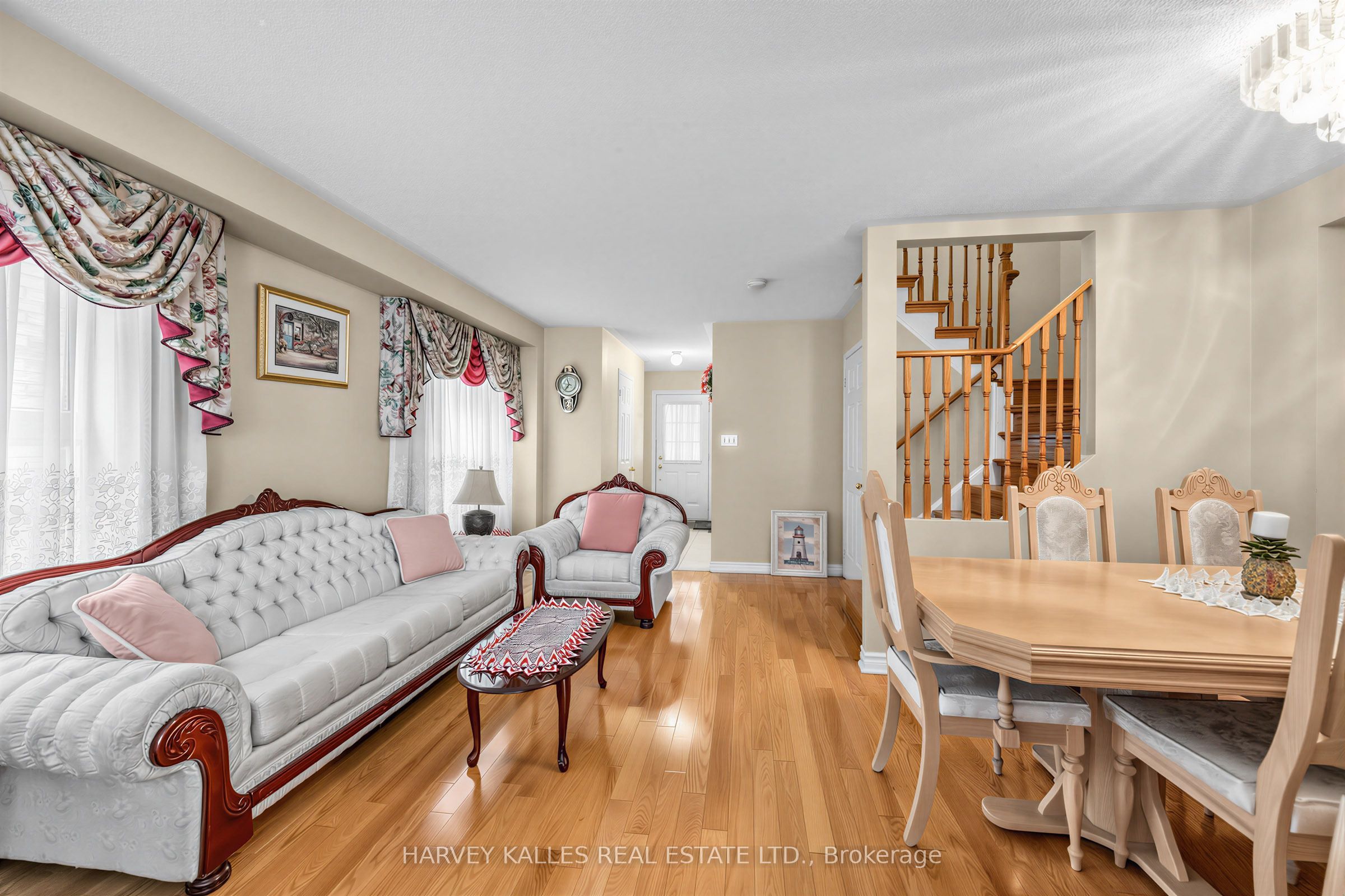 39 Ridgefield Court Property Photo 7
