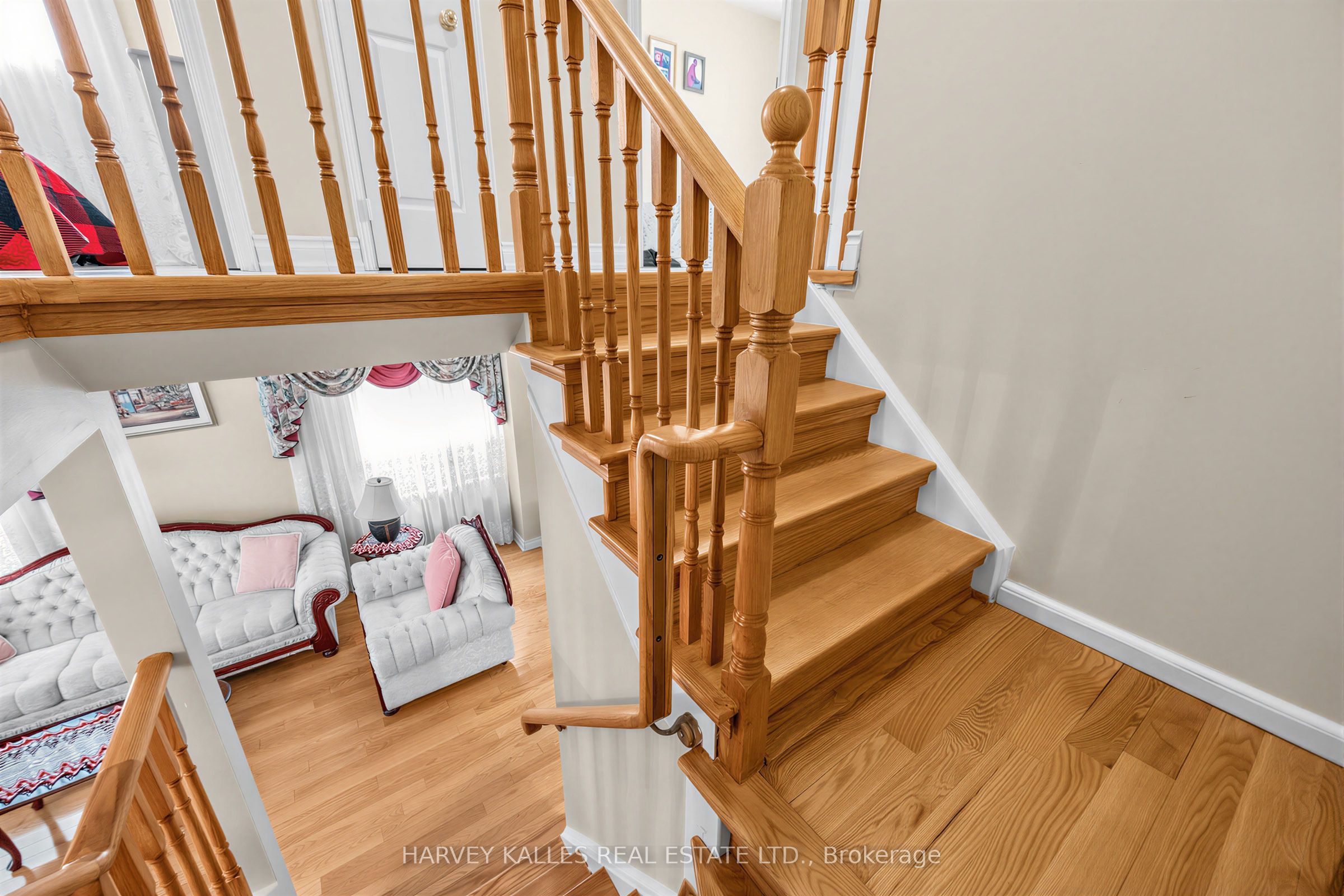 39 Ridgefield Court Property Photo 14