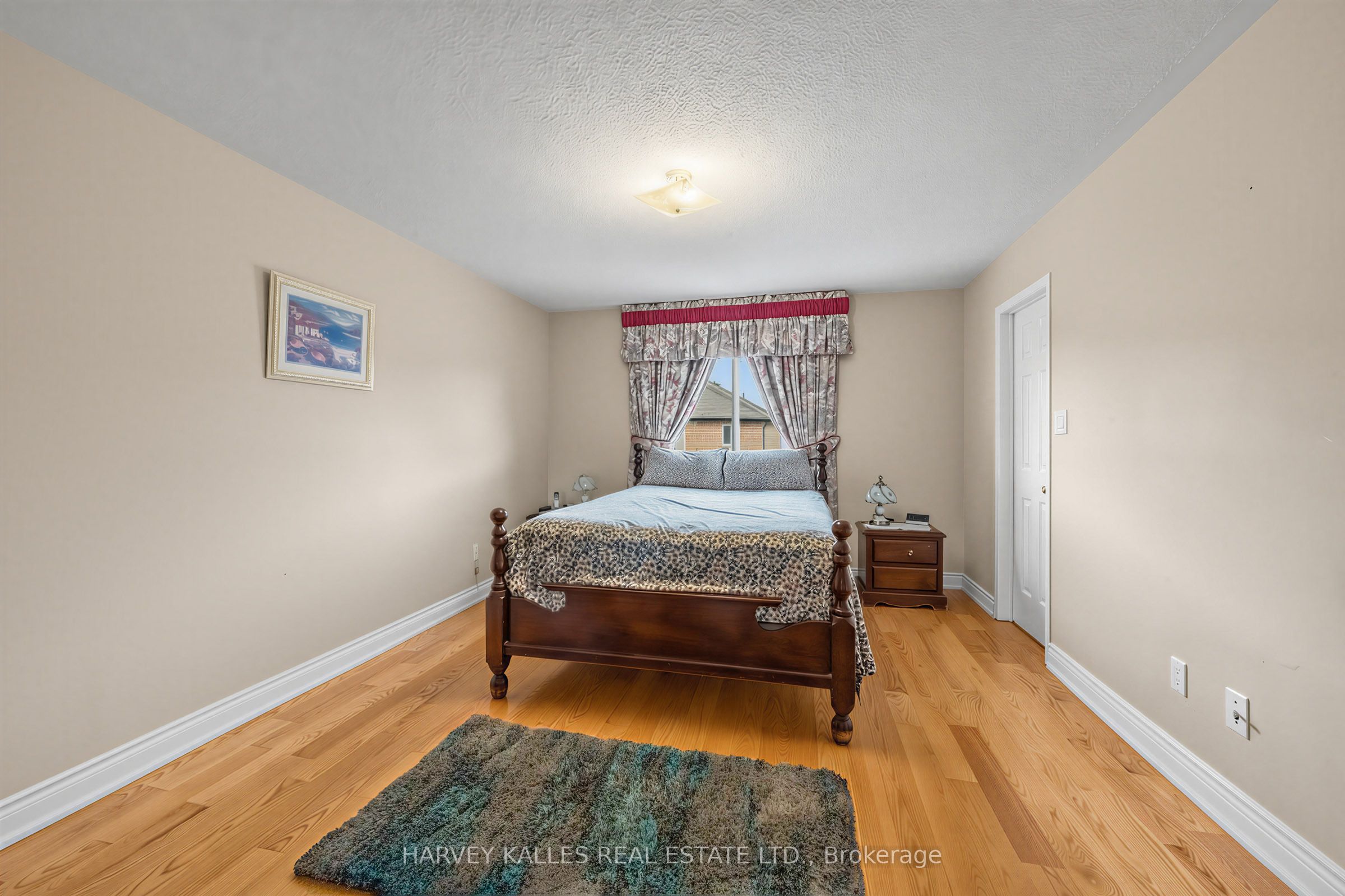 39 Ridgefield Court Property Photo 15