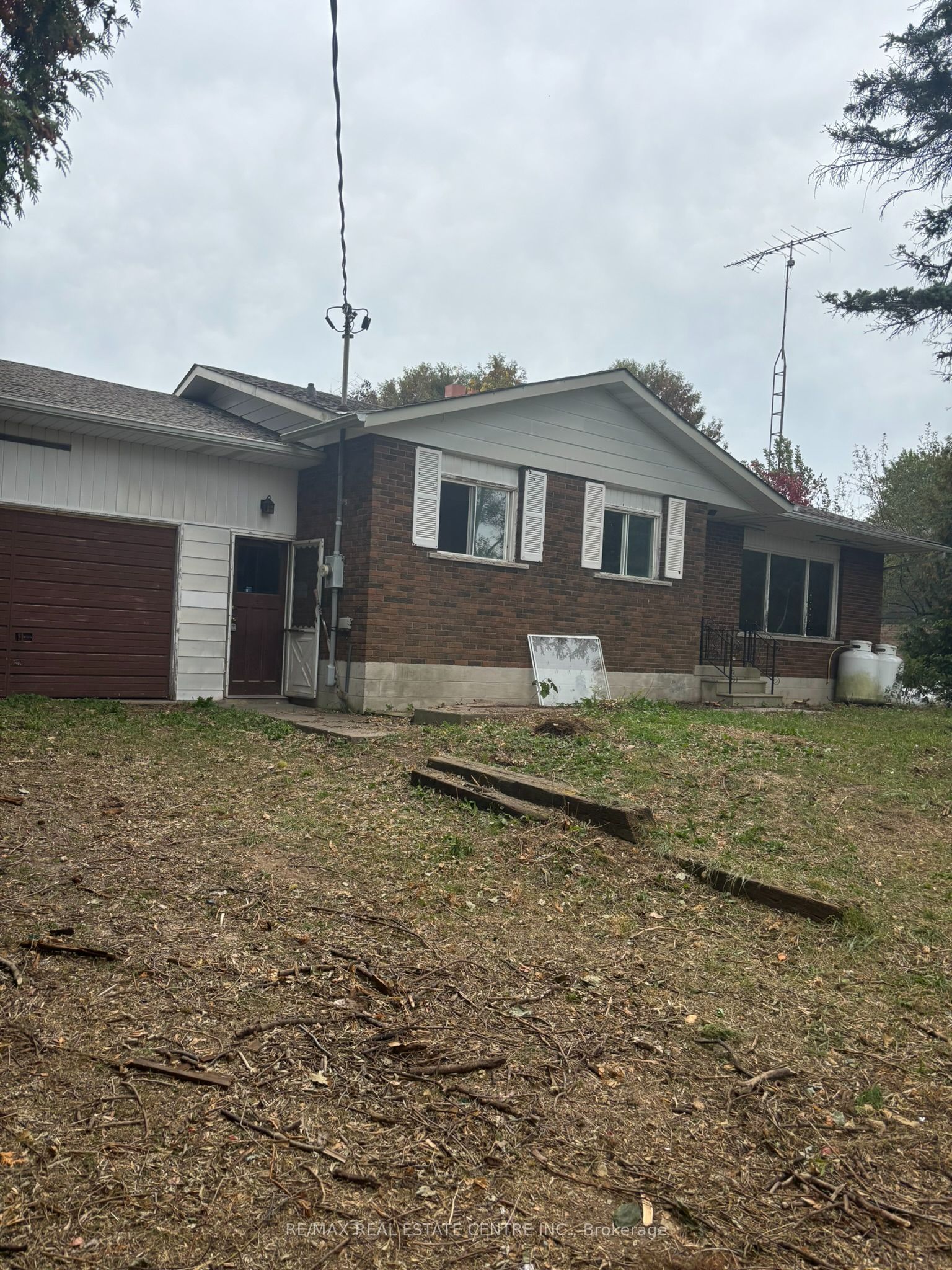 14273 4th Line Property Photo 2